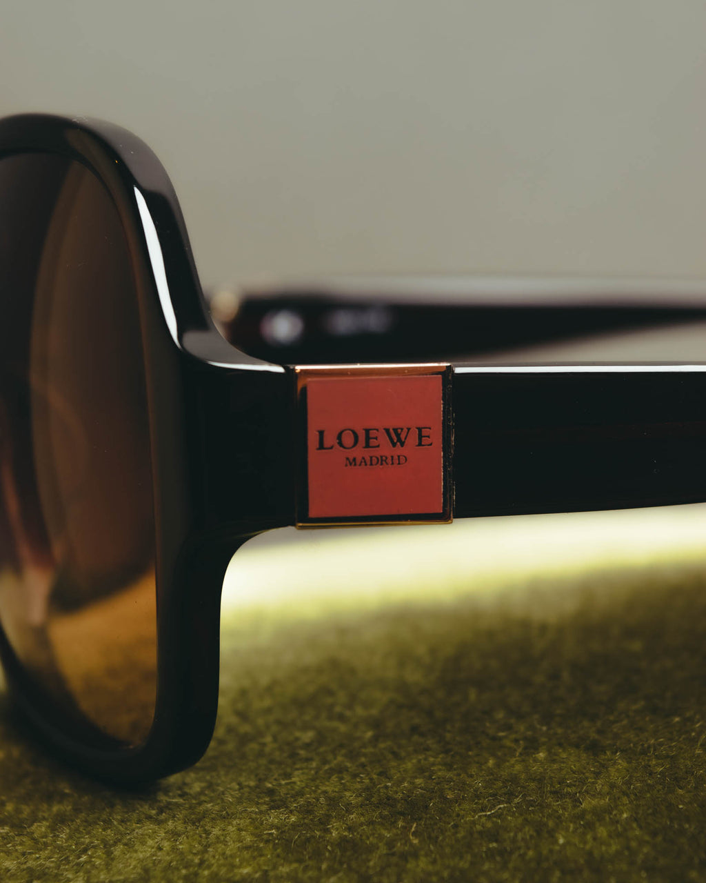 "LOEWE" 00's-10's Oversized butterfly sunglasses