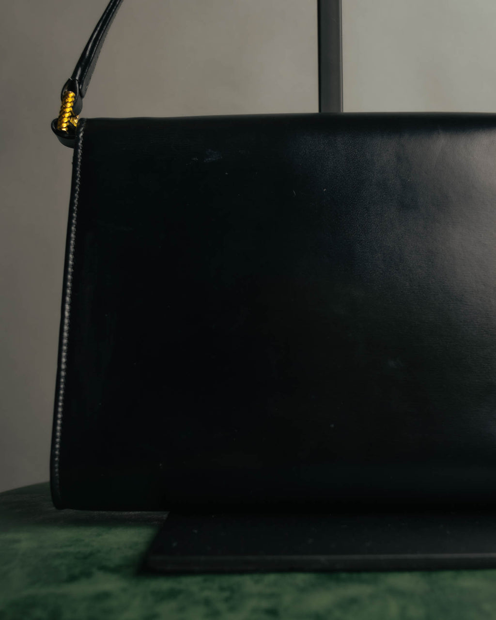 “GUCCI” 80’s-90’s Rope clasp leather shoulder bag