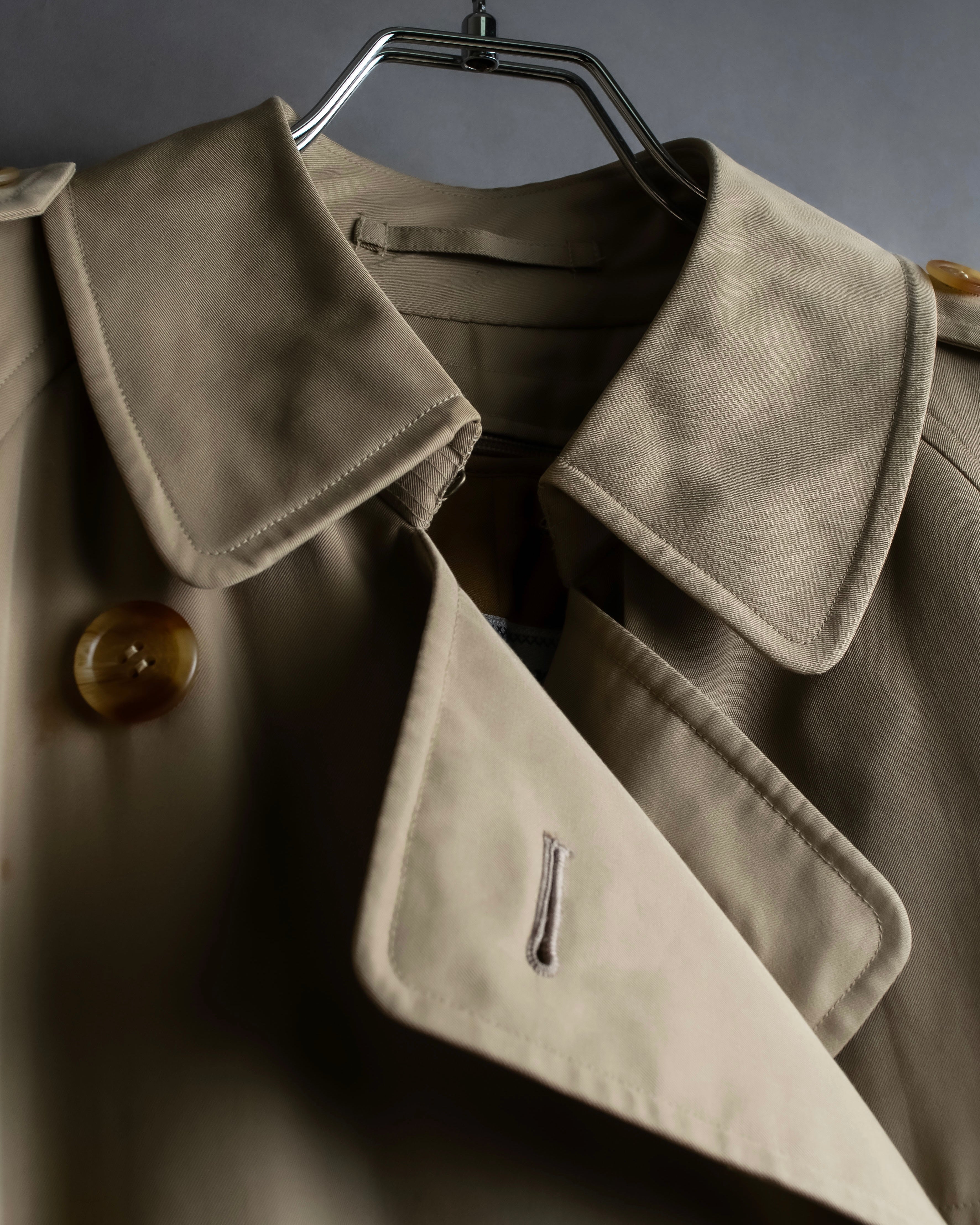 "BURBERRYS" Military detail classic trench coat