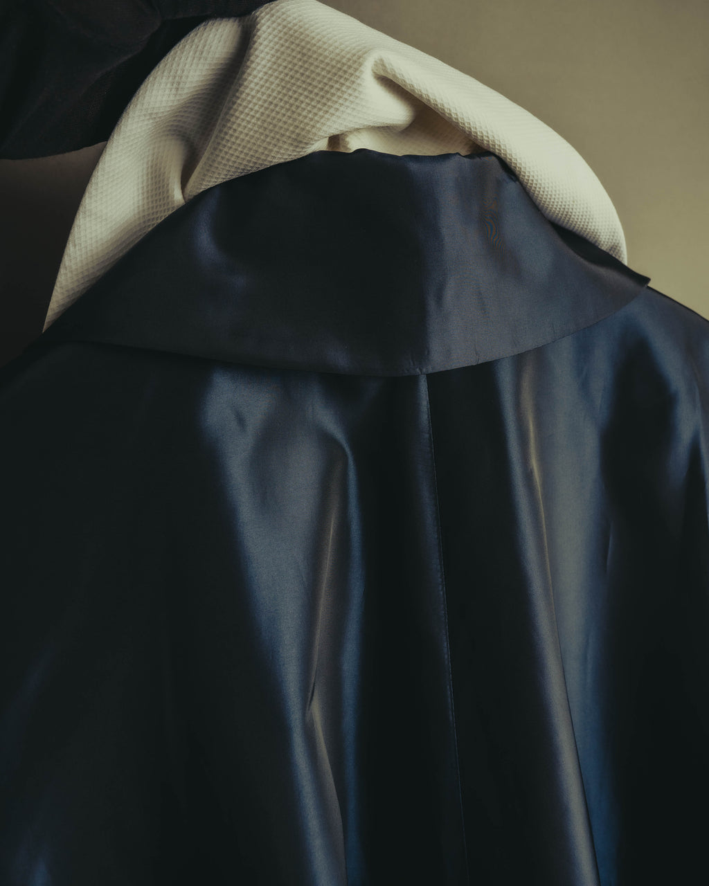 "CELINE" 70's-80's Dramatic contrast collar long coat
