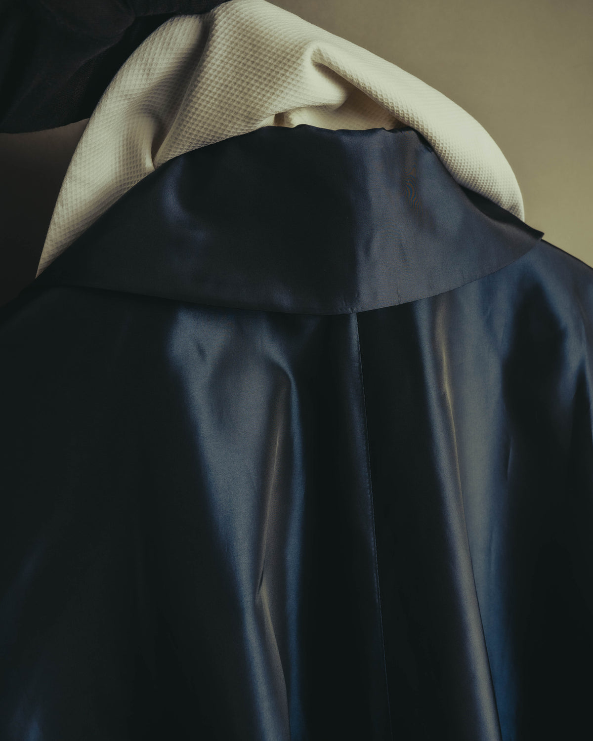 "CELINE" 70's-80's Dramatic contrast collar long coat