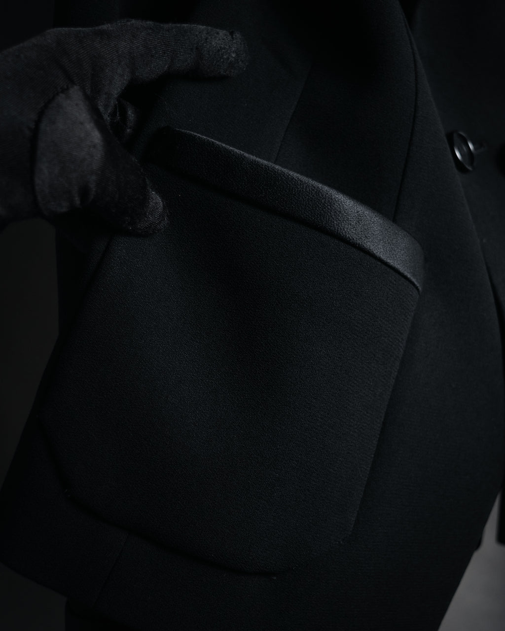 –SPECIAL– “BALENCIAGA” 2006-2012 Sculpted smoking jacket