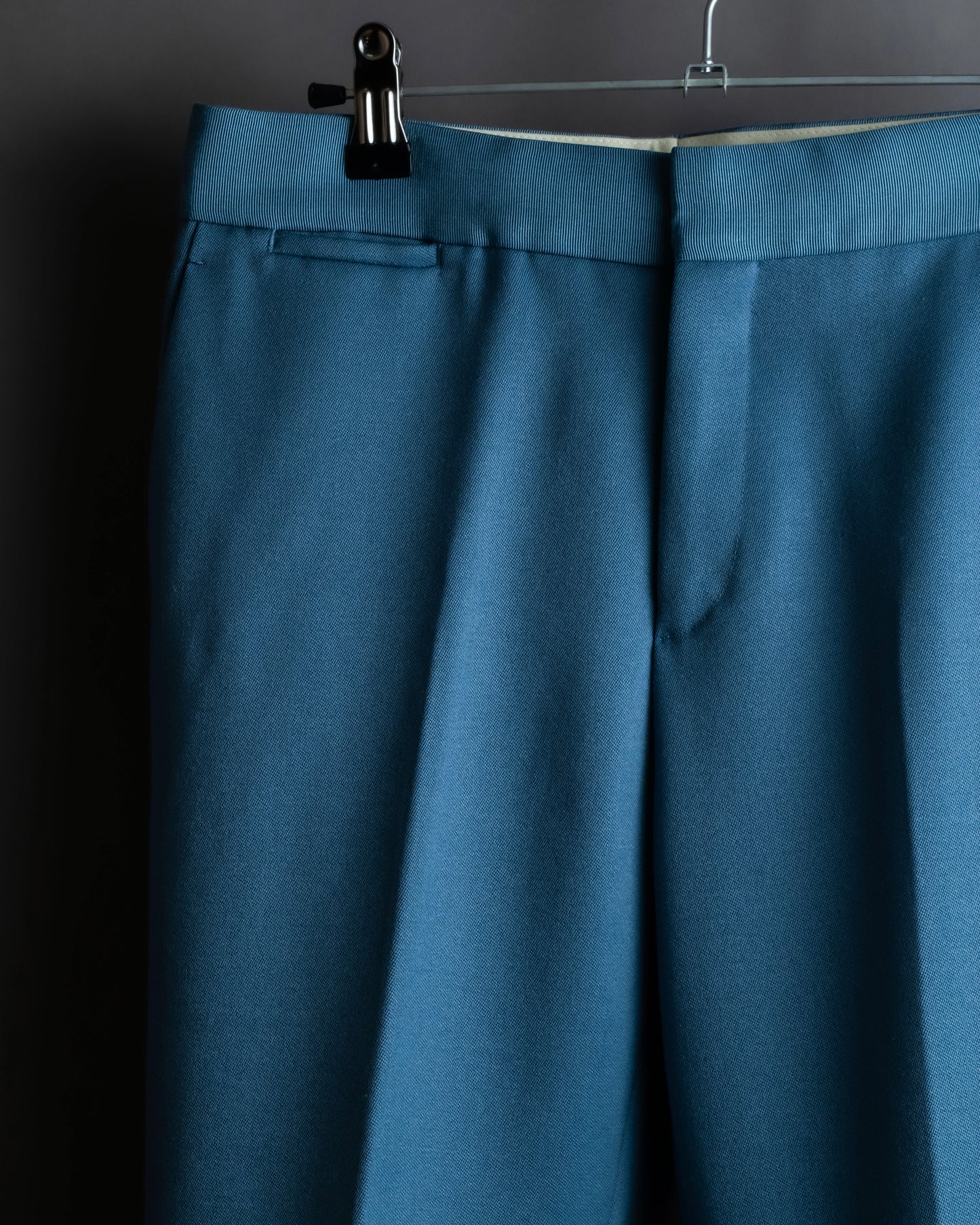 "DRAWER" Beautiful light blue tapered silhouette slacks