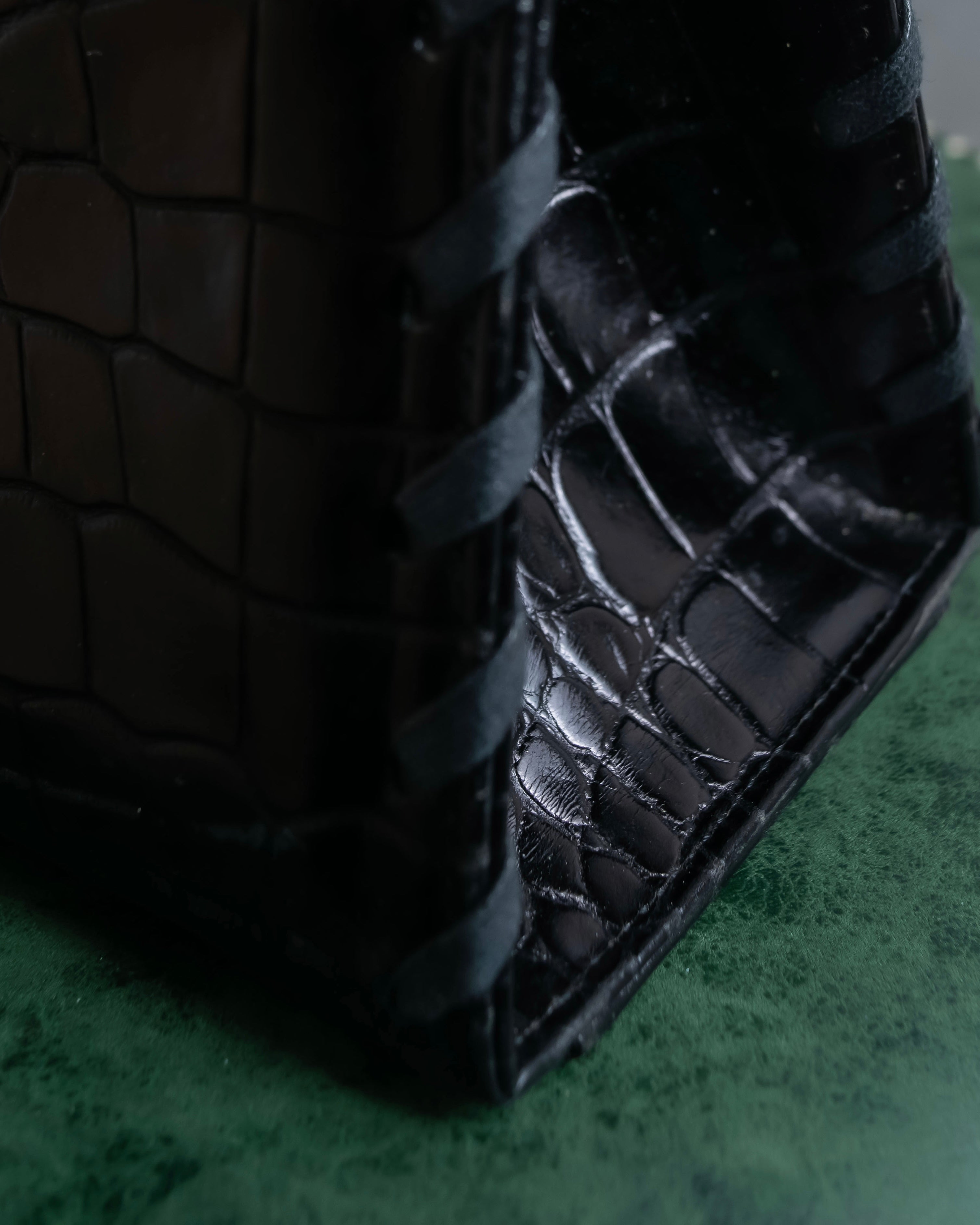 "YVES SAINT LAURENT" Braided stitch design crocodile embossed leather one-handle bag