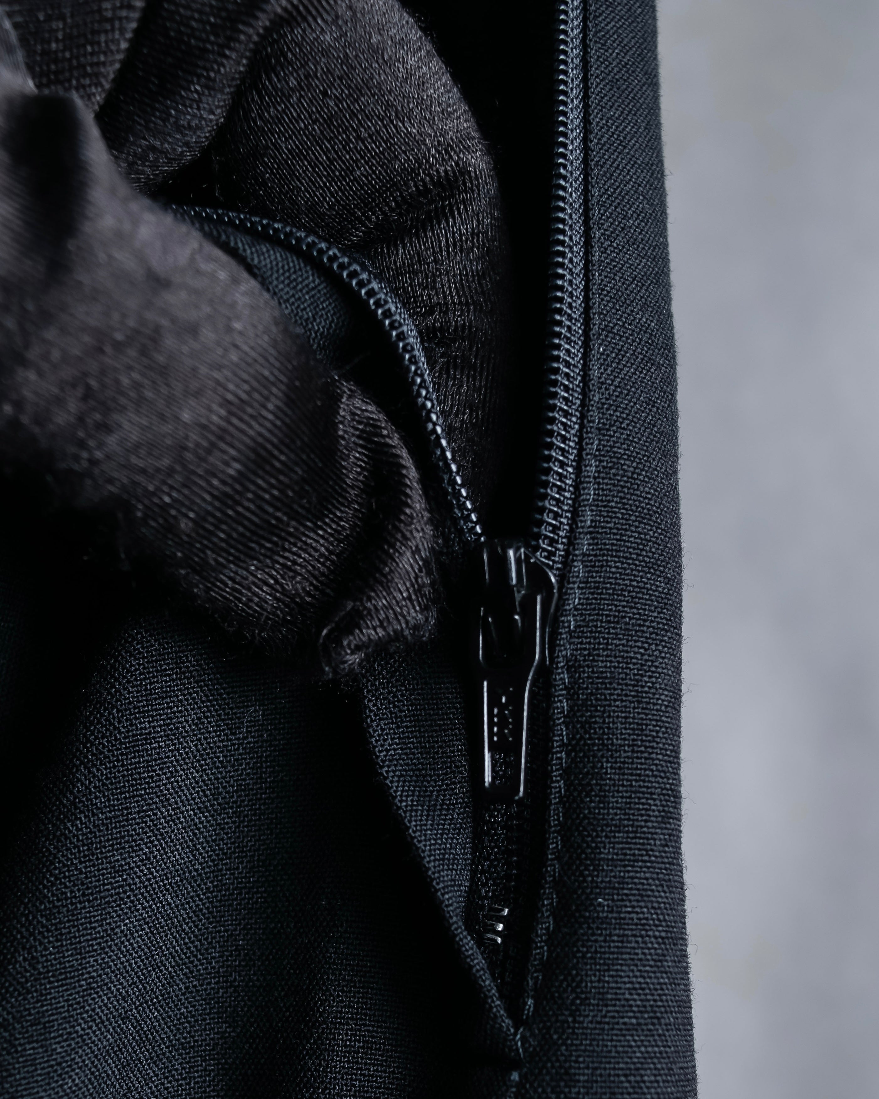 "tricot COMME des GARCONS"  Lace design at hem flare skirt