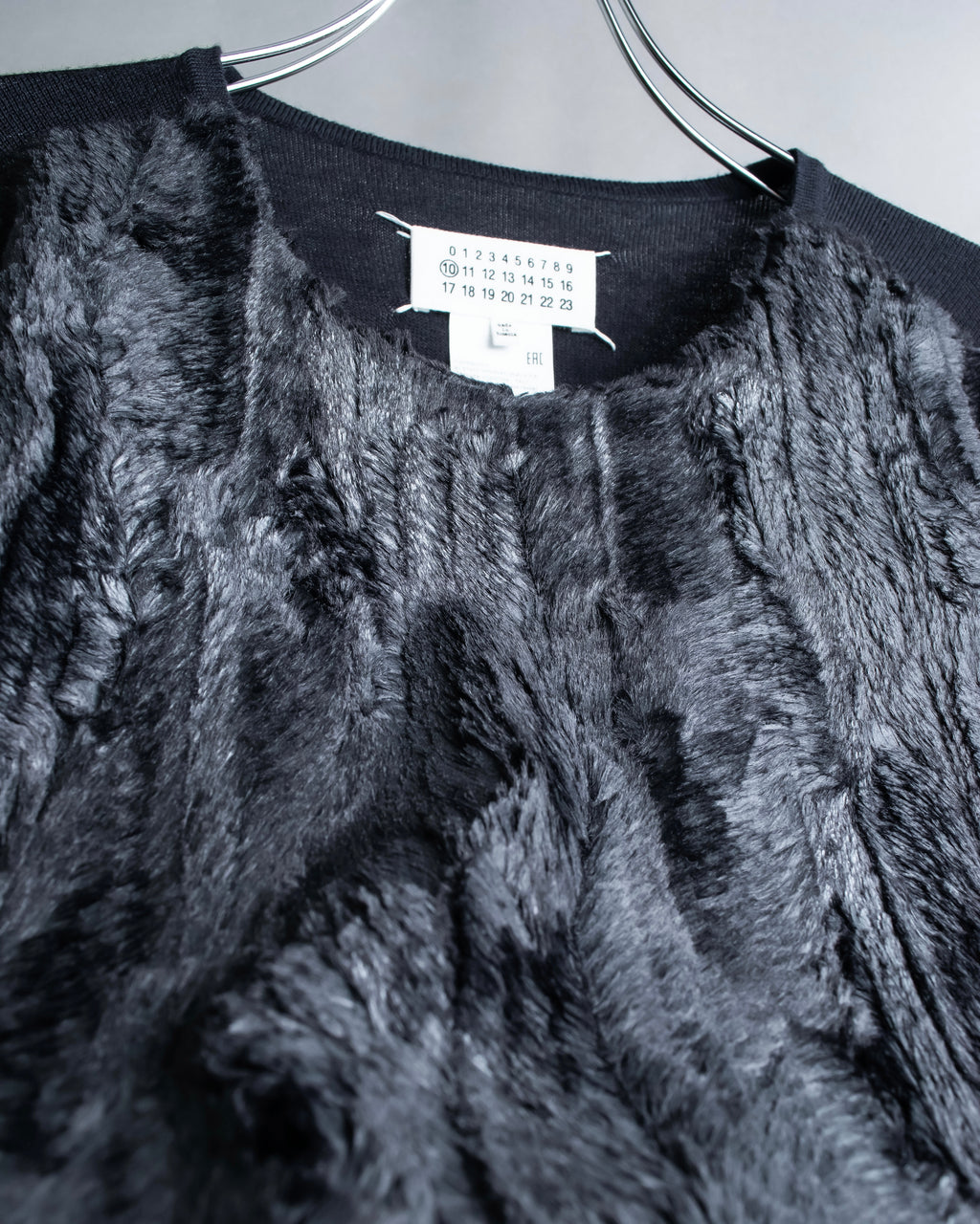 "MAISON MARGIELA"
Fur docking high gauge knit