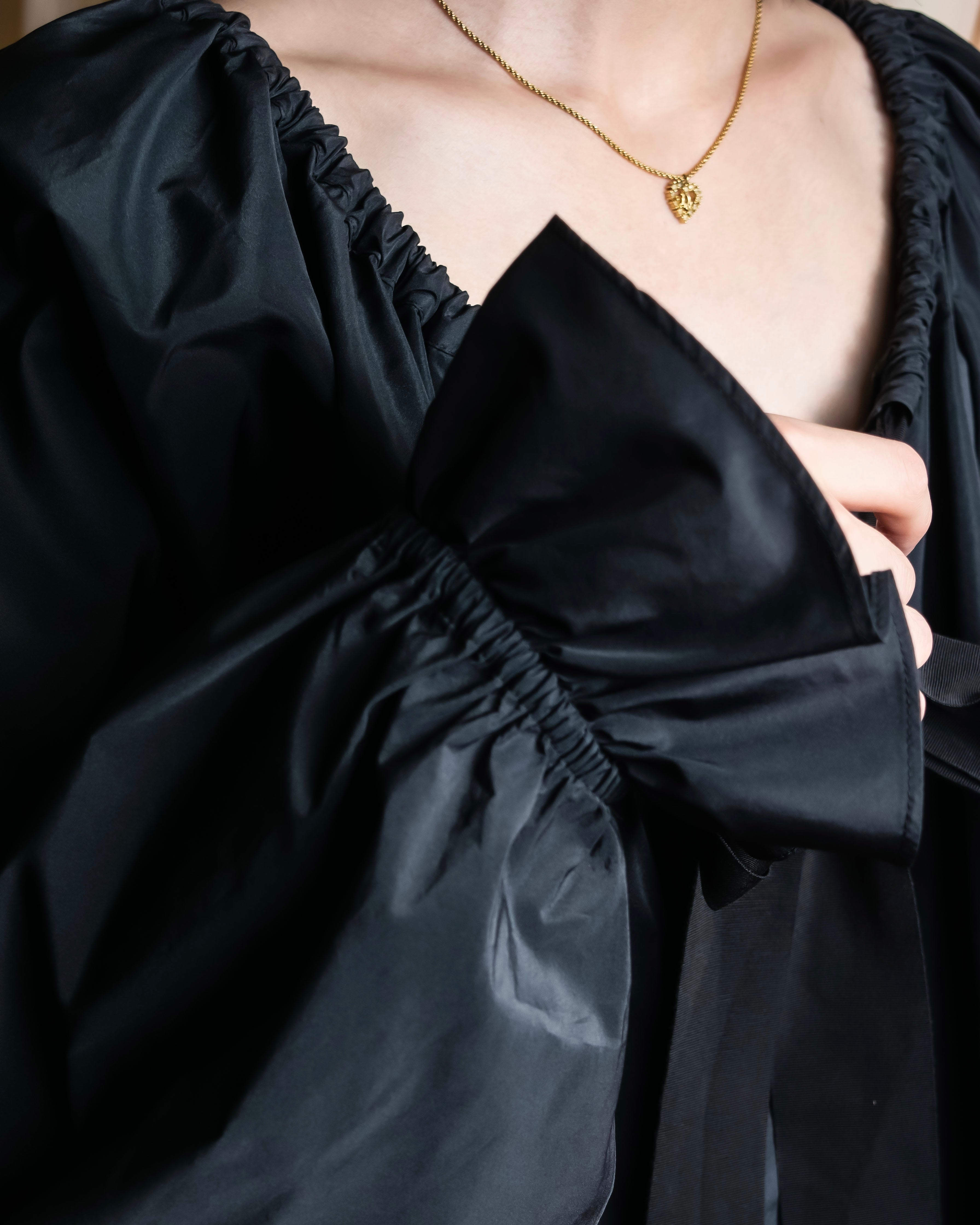 "PATOU" Ribbon shirring design poncho dress