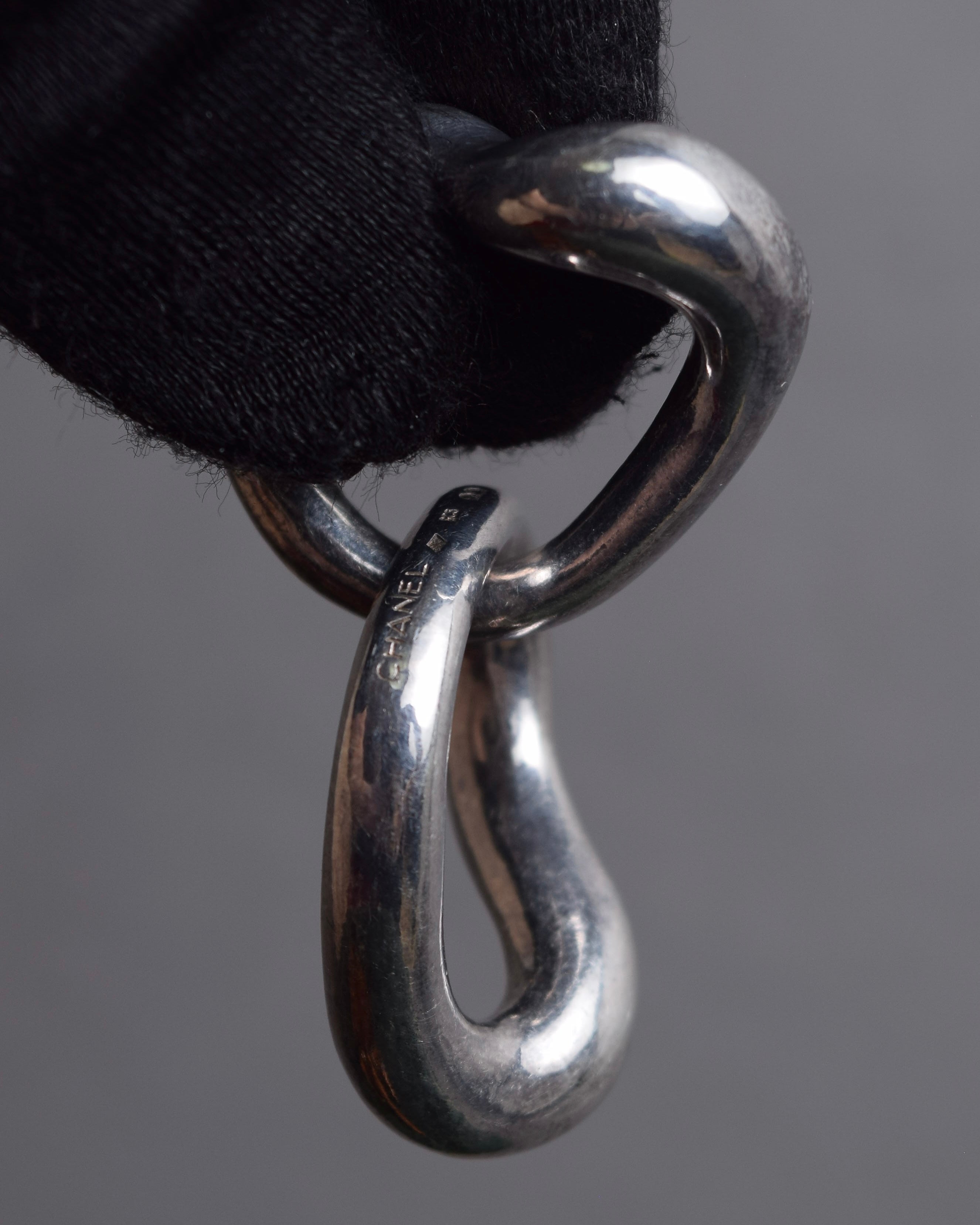 "CHANEL" 90's Organic twist design double ring