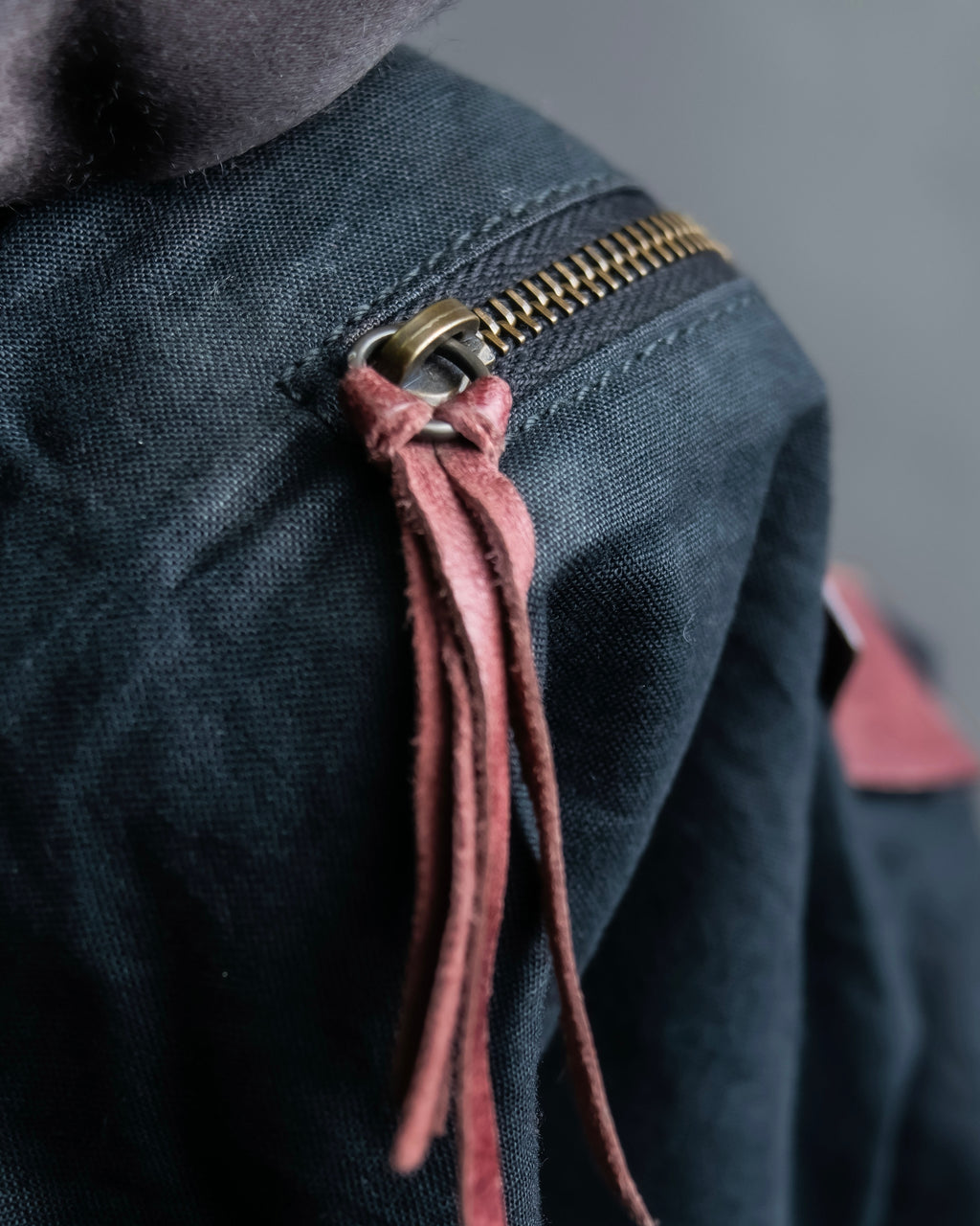 “BALENCIAGA” The Day leather one shoulder bag (burgundy)