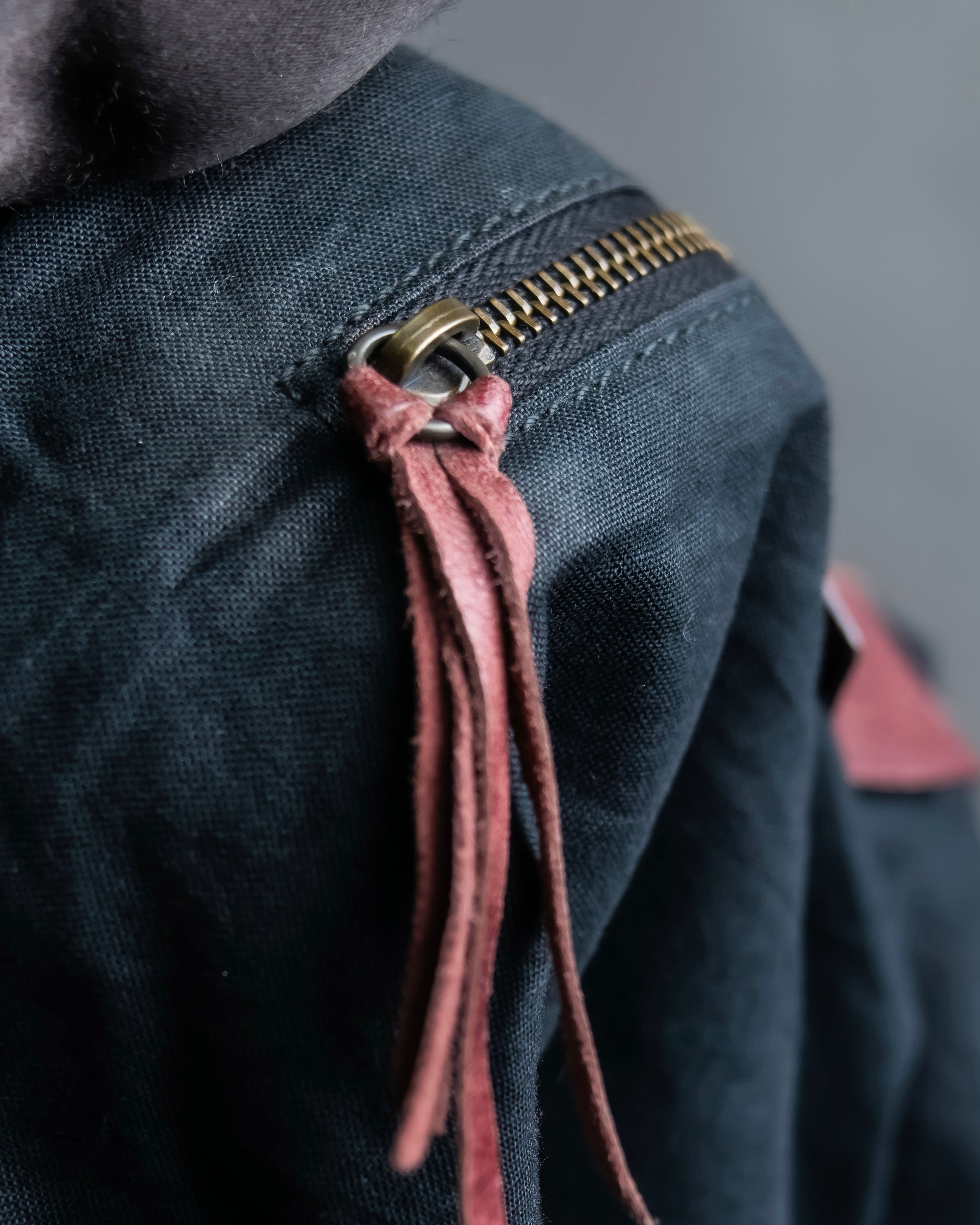 “BALENCIAGA” The Day leather one shoulder bag (burgundy)