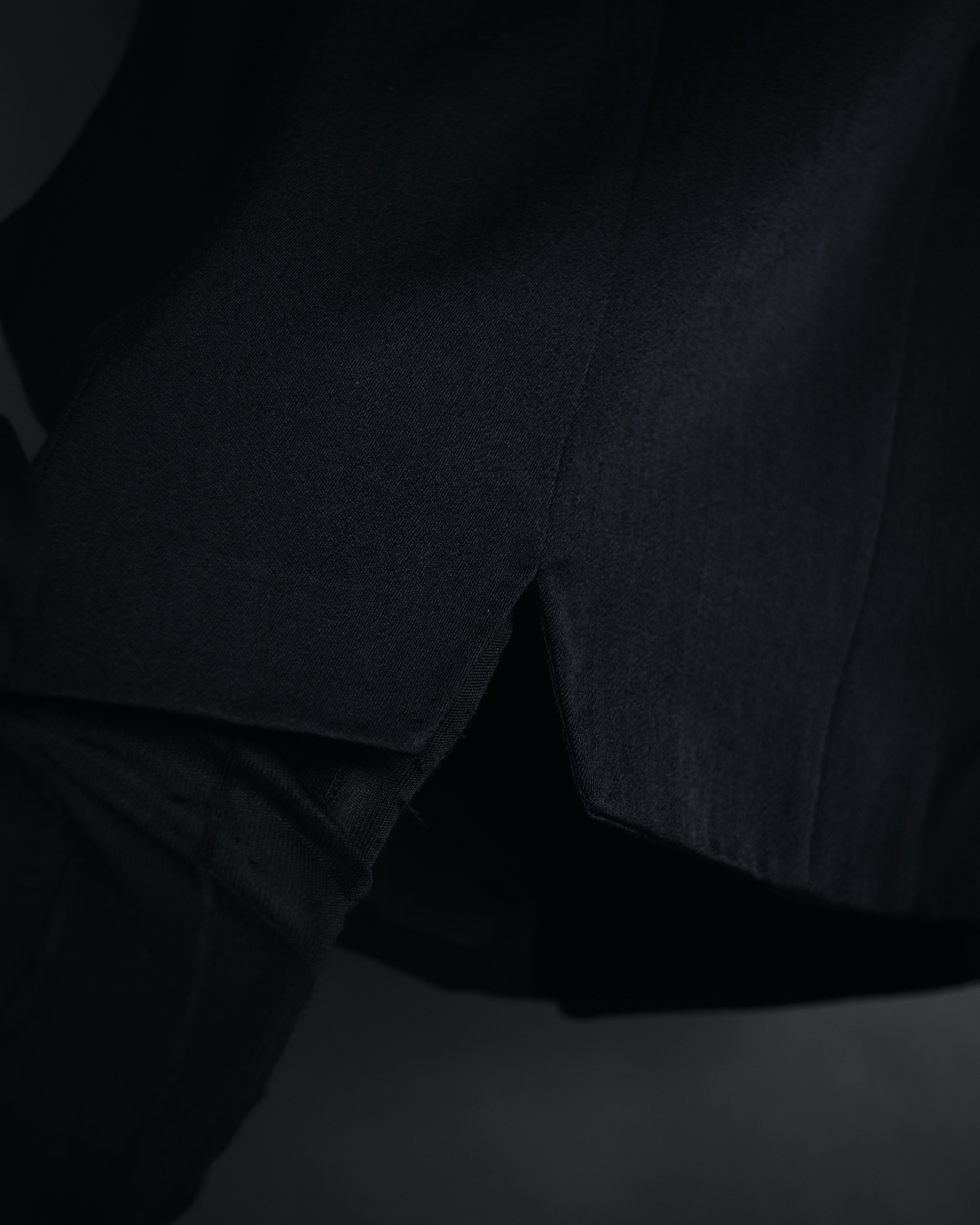 "tricot COMME des GARÇONS"
1989 Velvet-collared double-breasted tailored vest