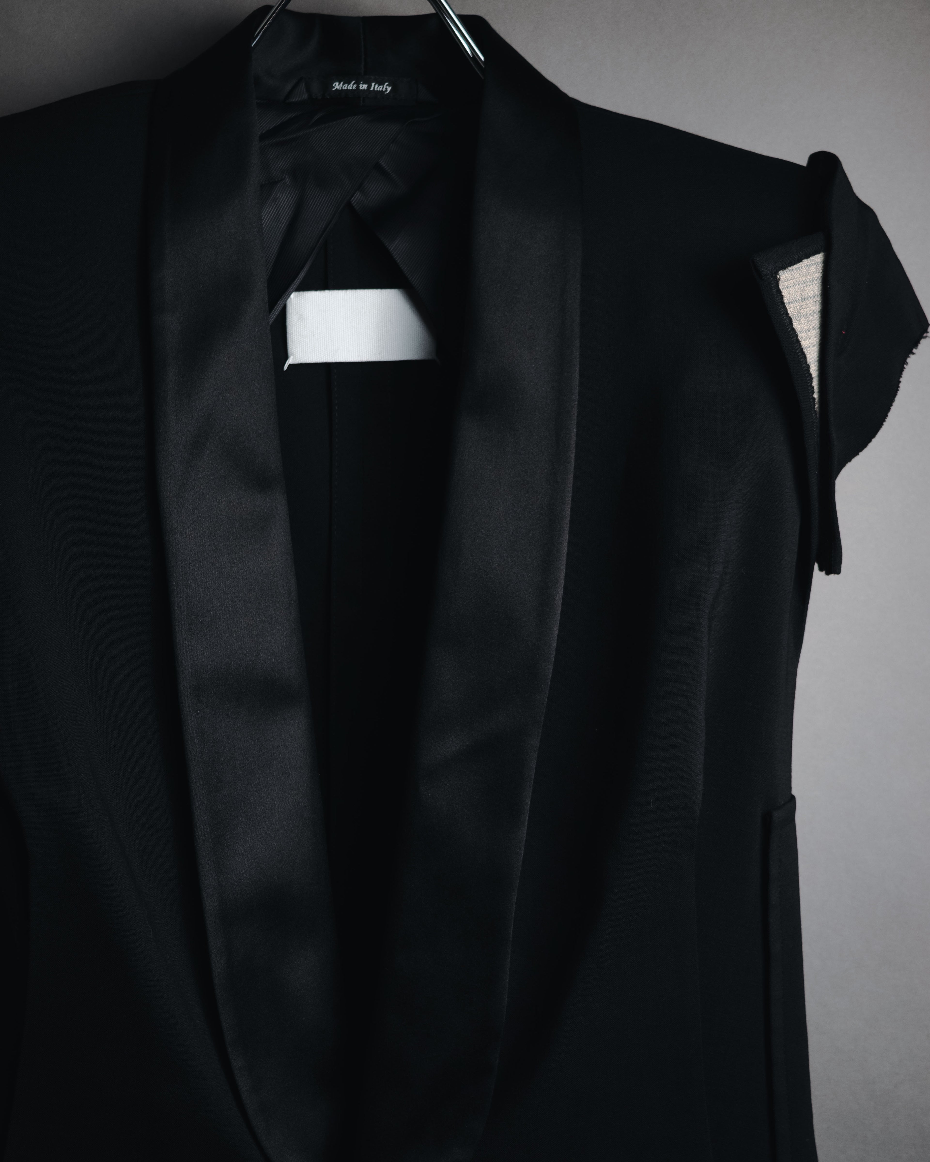 –SPECIAL– "Maison Martin Margiela"
2012SS sleeveless deconstructed tuxedo lapel jacket