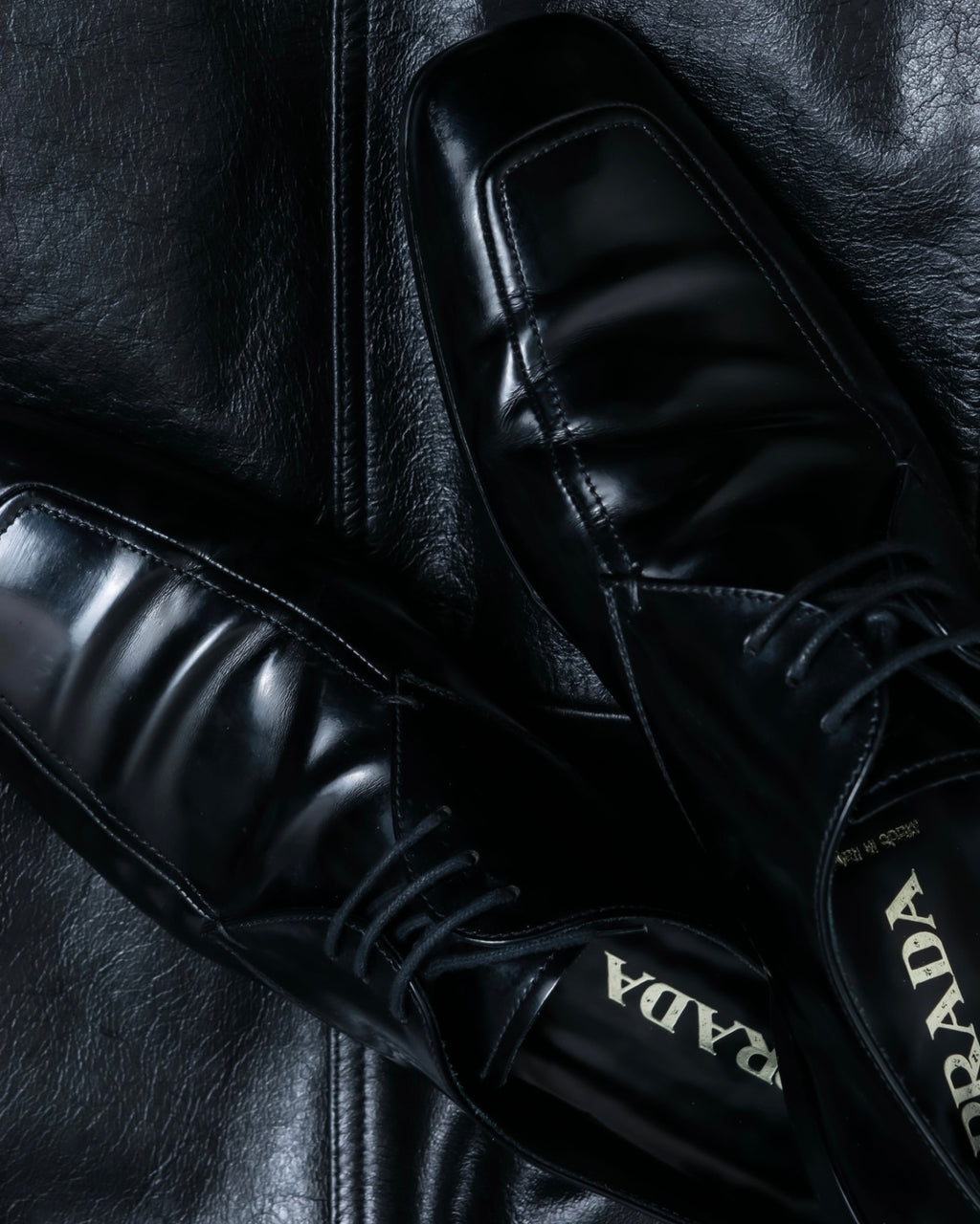 "PRADA" glossy leather formal shoes