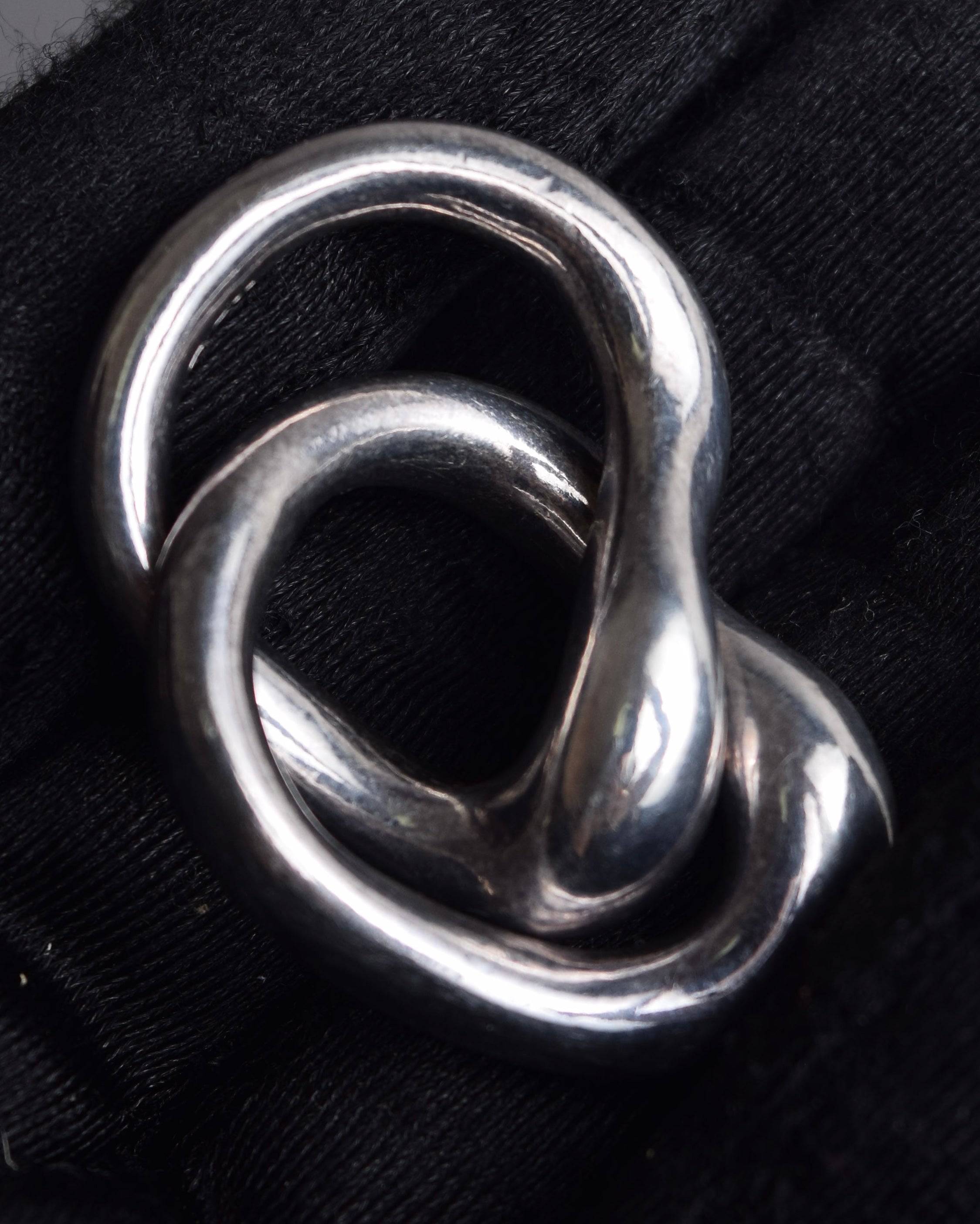 "CHANEL" 90's Organic twist design double ring