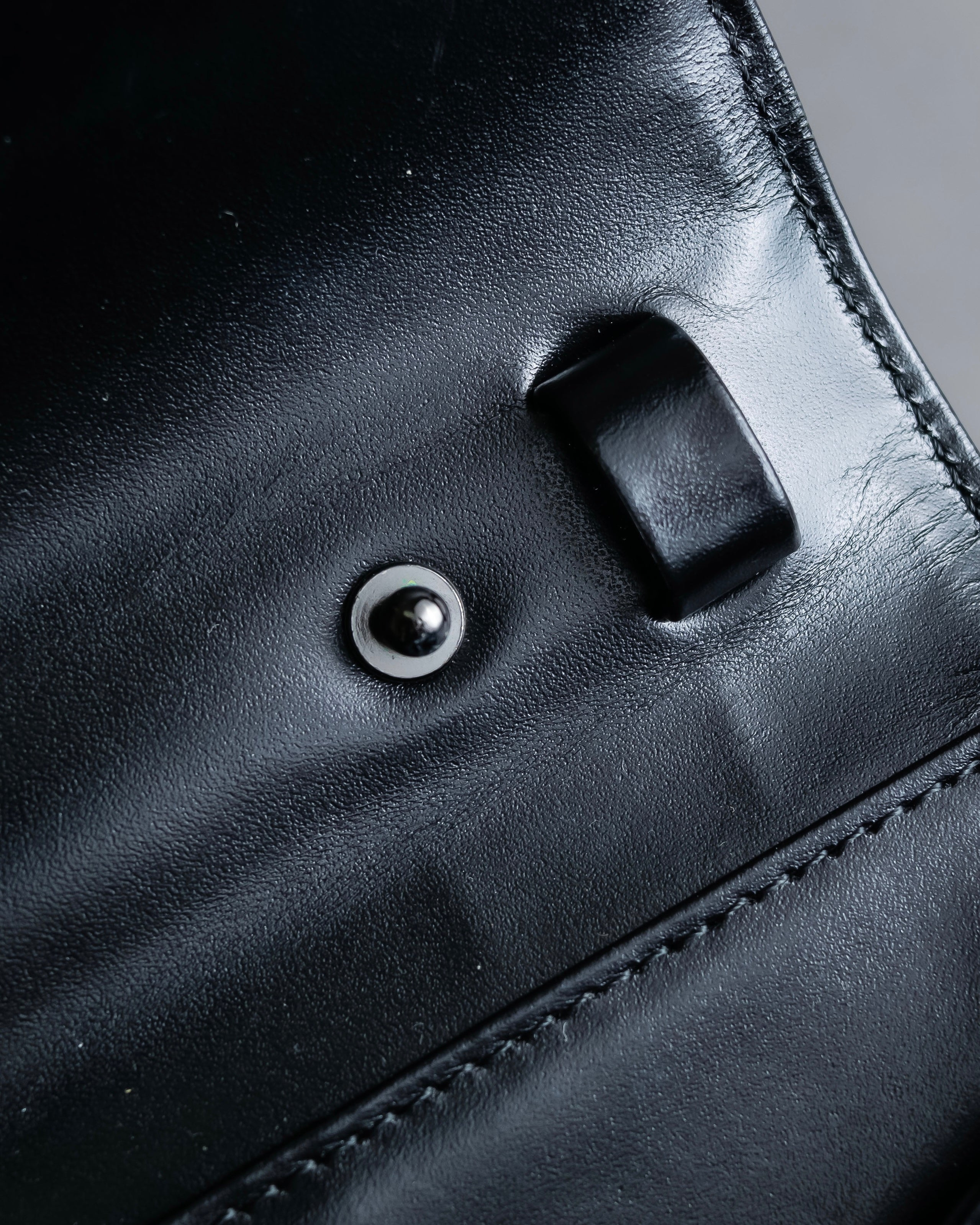 "Charles Jourdan" Logo half-moon metal plate design leather hand bag