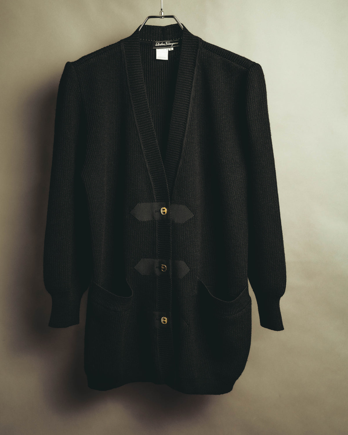 “Salvatore Ferragamo” 80’s-90’s Gancini clasp wool knit cardigan