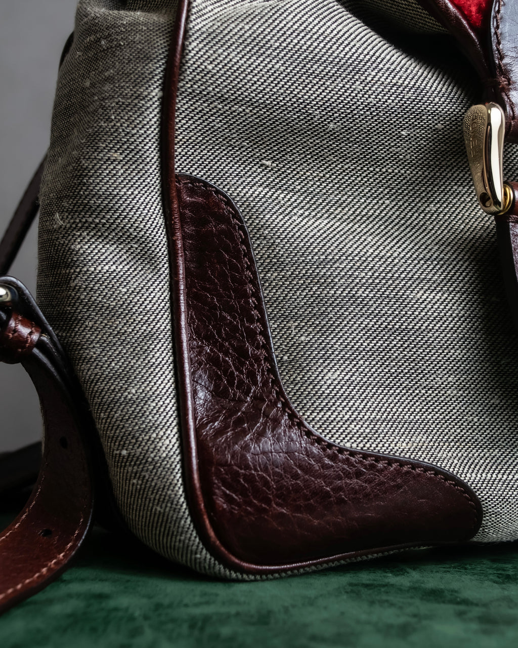 "FENDI" Animal embroidery design boa combination shoulder bag