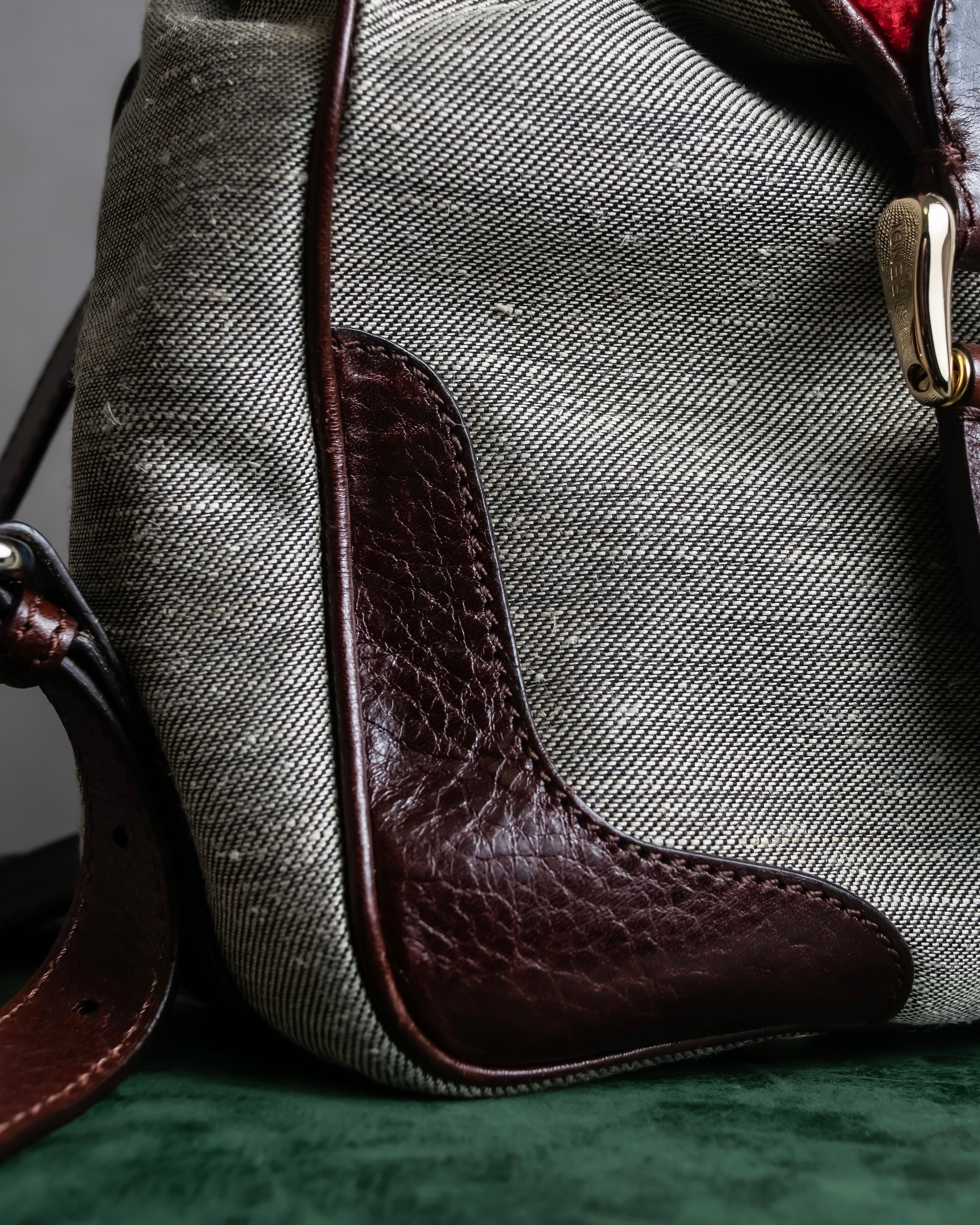 "FENDI" Animal embroidery design boa combination shoulder bag