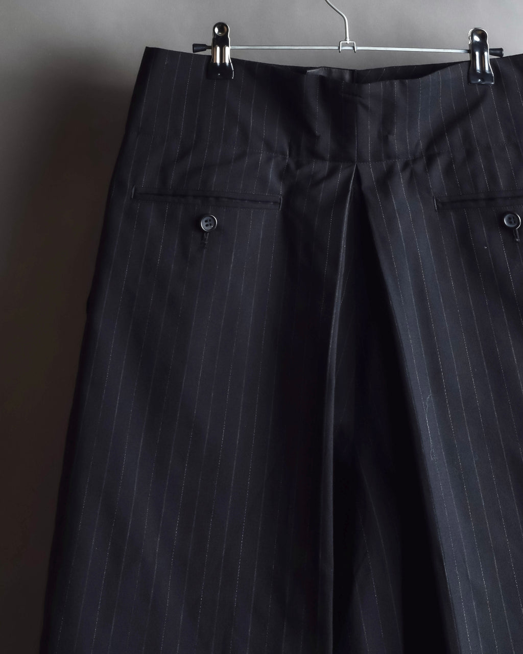 "YOHJI YAMAMOTO FEMME" 10AW Pinstripe pattern tuck wide slacks