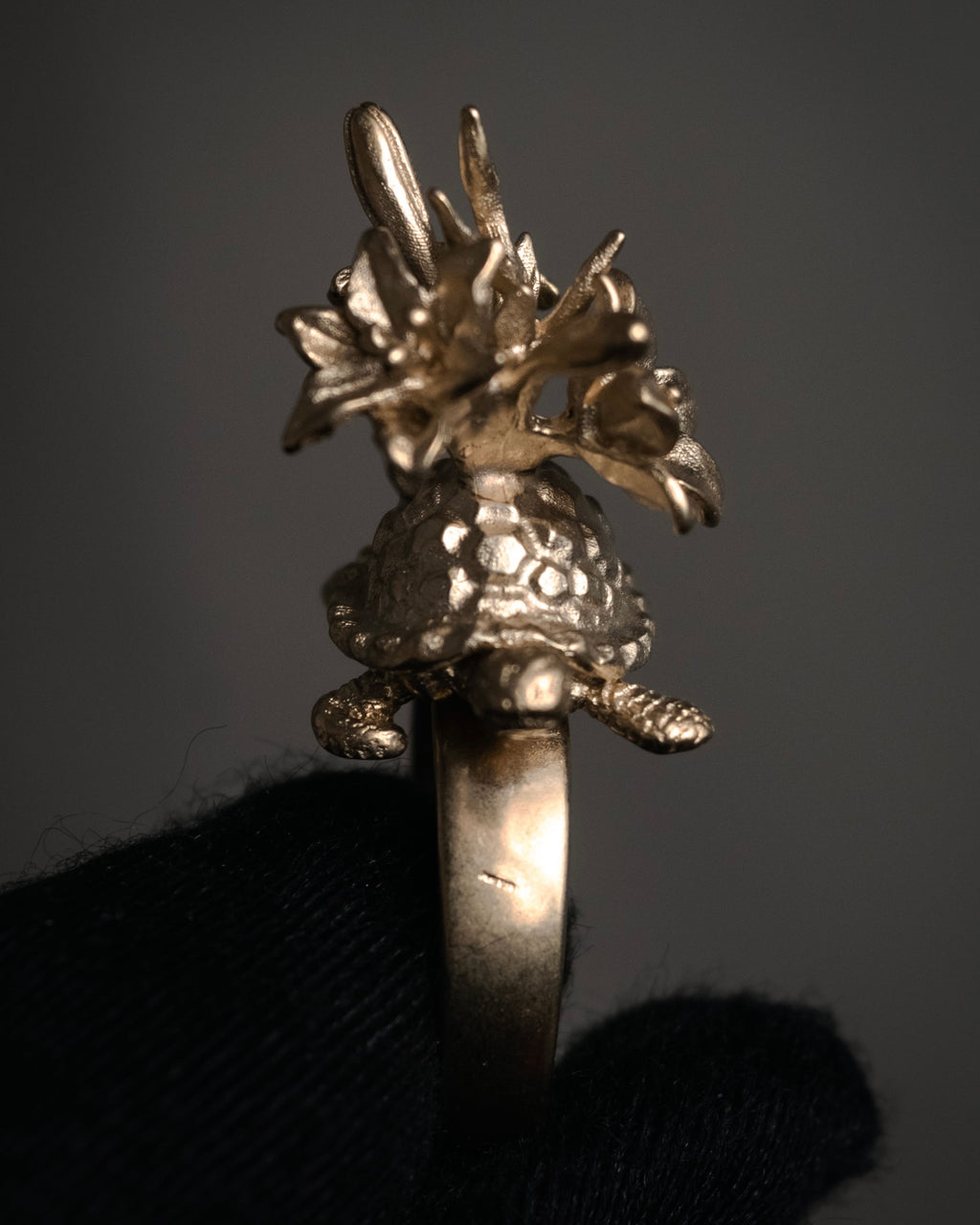 “DIOR” 2010’s sculptural turtle floral motif ring