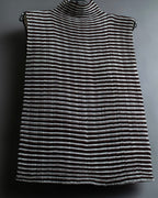 “ISSEY MIYAKE” pleats designed no sleeves high neck top