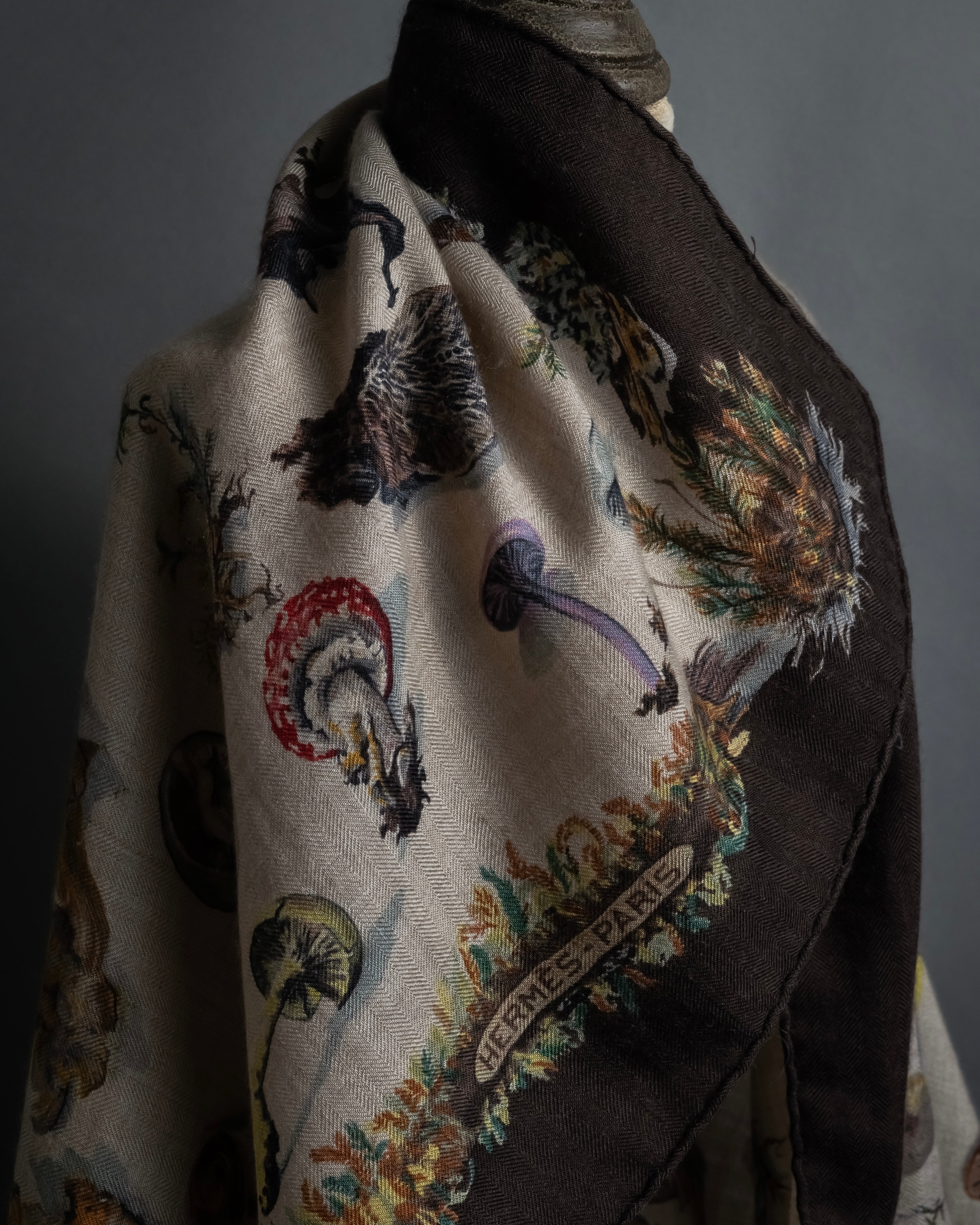 "HERMES" 80's Carré 90 Les Champignons II silk scarf