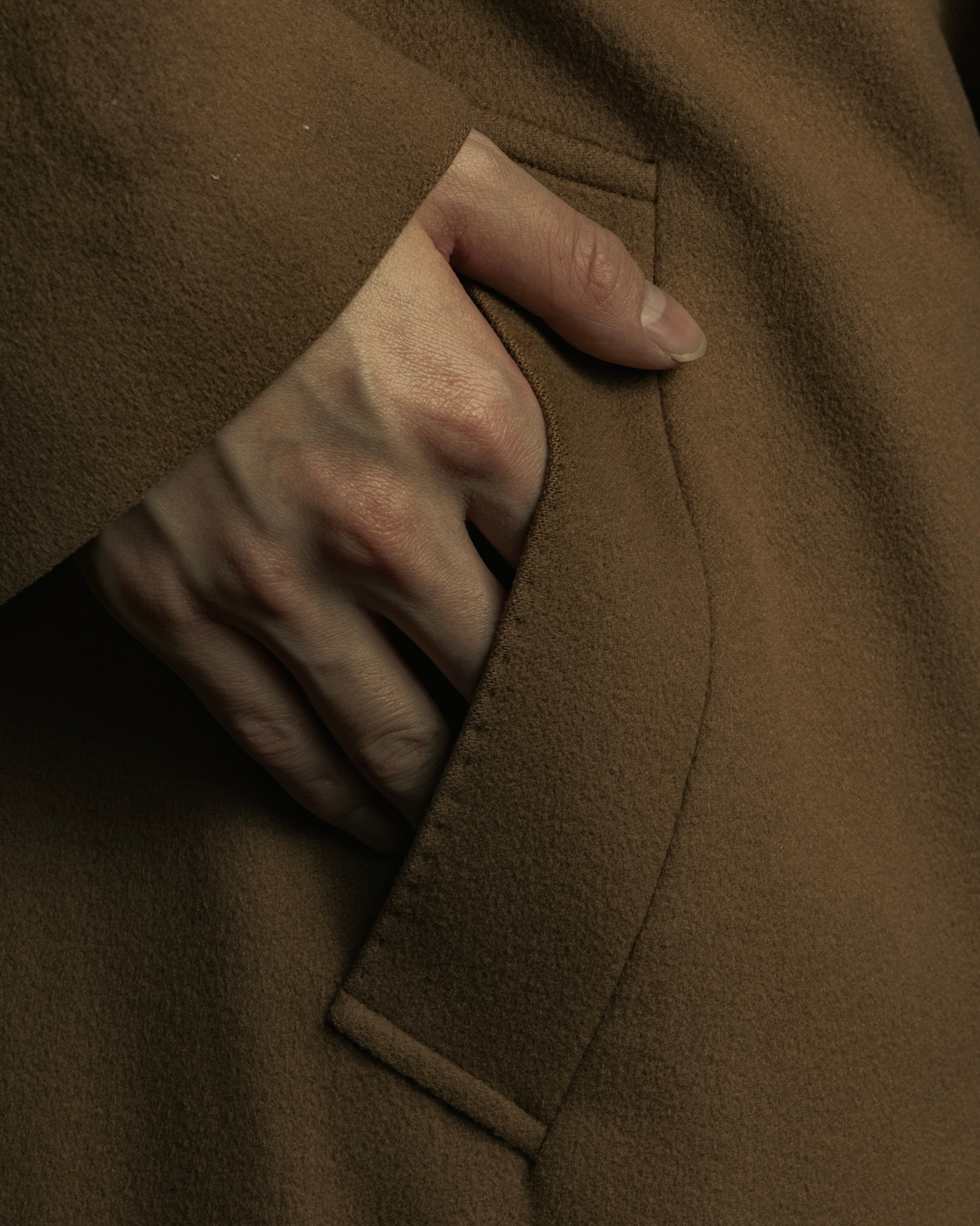 "BARBERINI" Classically tailored 100% cashmere chester coat