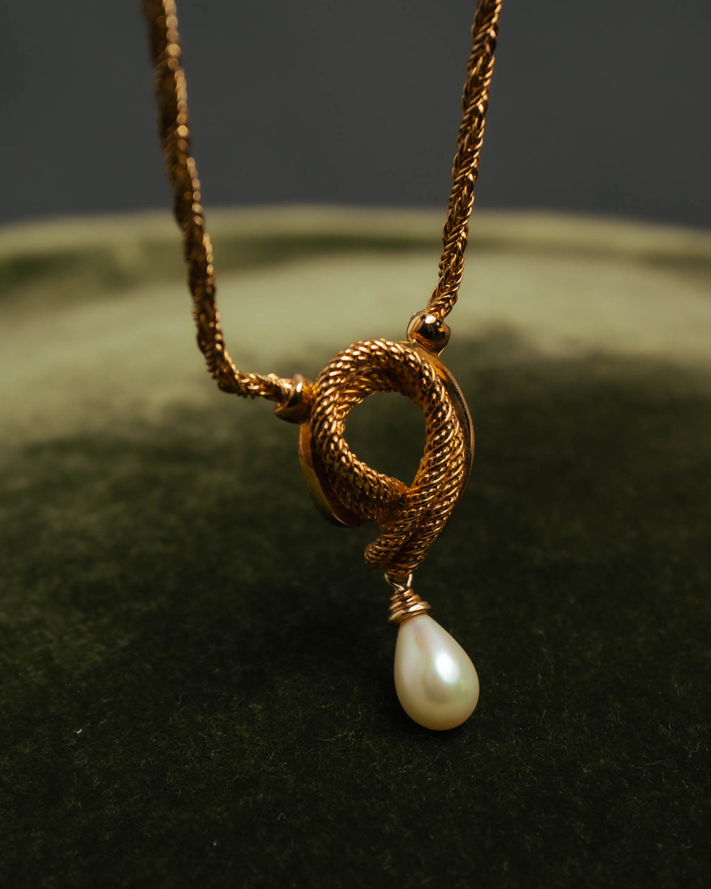 –SPECIAL– “Christian Dior” 80’s-90’s rope knot pearl drop necklace