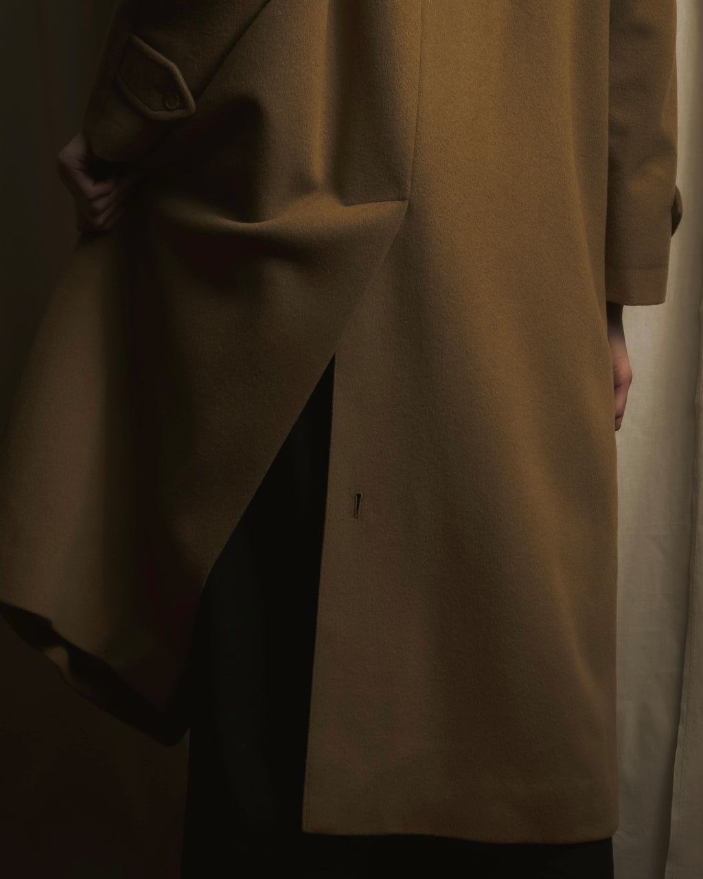 Abrigo de lana y cachemira con cierre frontal tipo fly de los años 80-90 de BURBERRYS