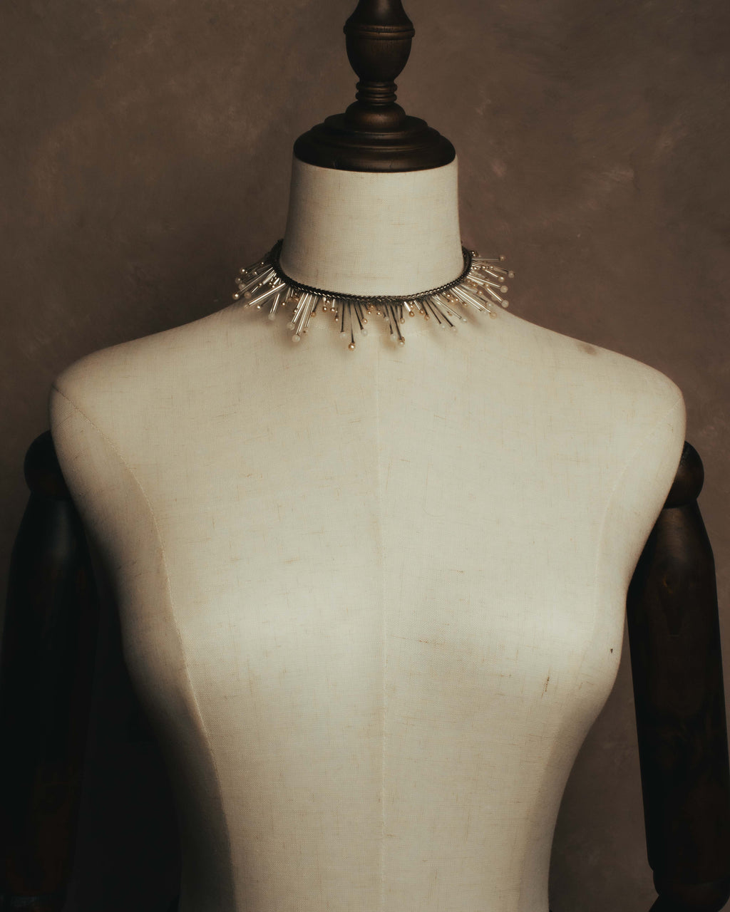 -SPECIAL- "CHANEL" 90's-00's Sculptural pearl fringe choker necklace