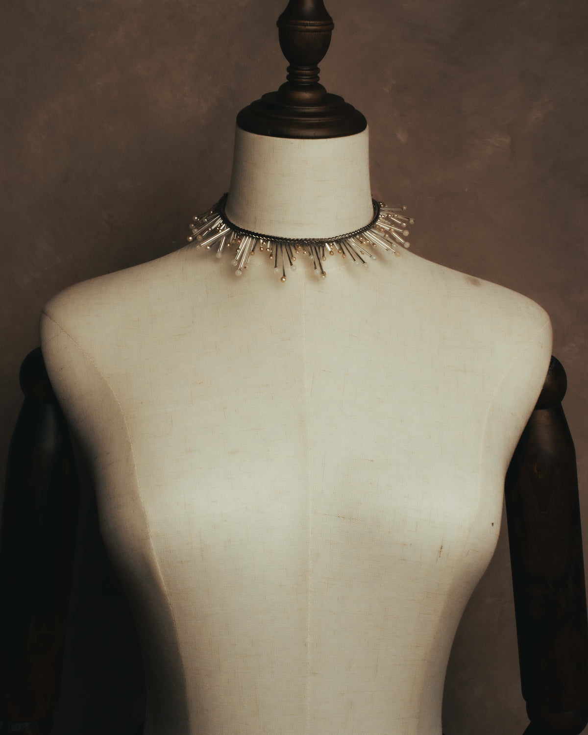 -SPECIAL- "CHANEL" 90's-00's Sculptural pearl fringe choker necklace