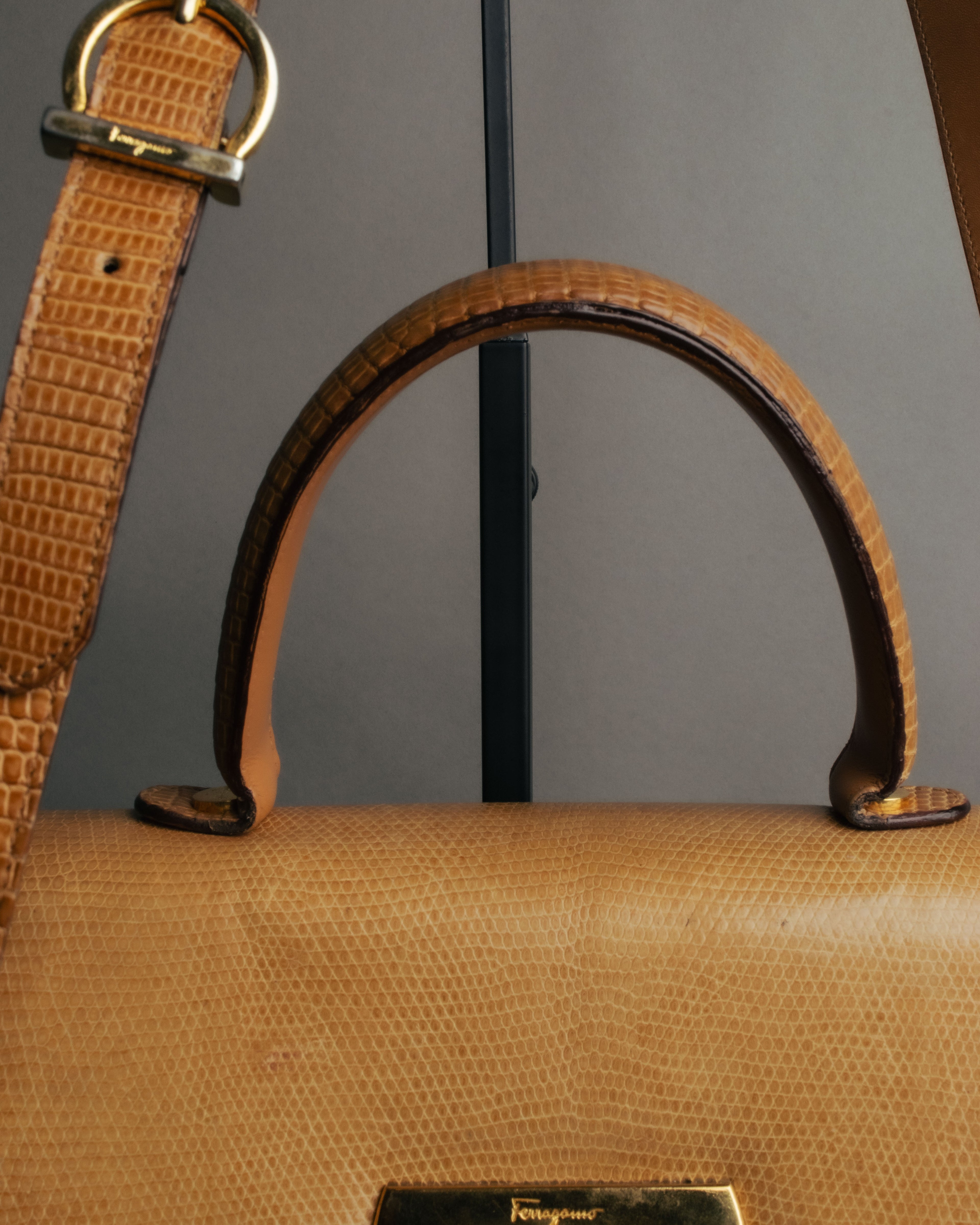 -SPECIAL- “Salvatore Ferragamo” 90’s lizard leather gancini 2way flap bag