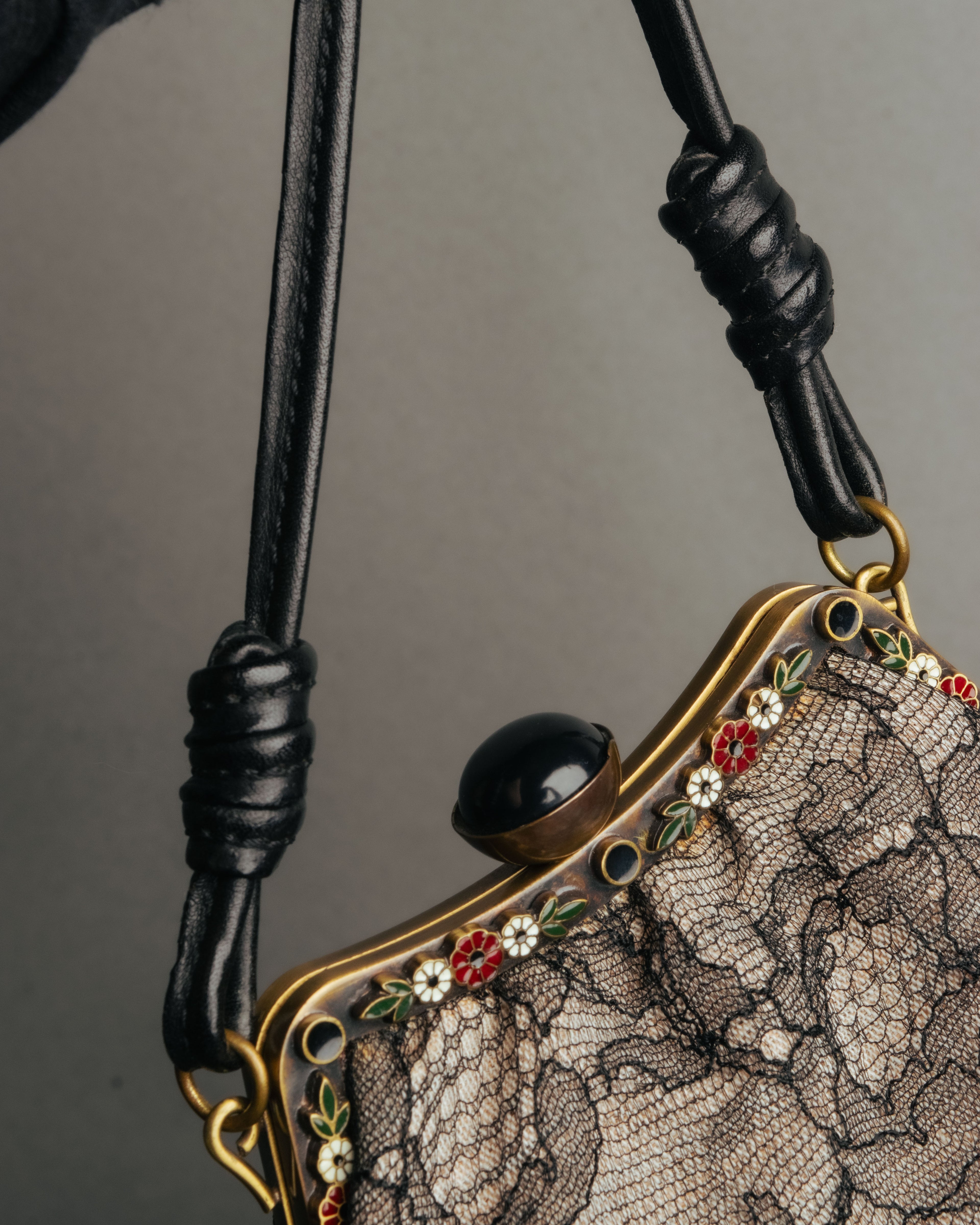 -SPECIAL- “VALENTINO GARAVANI” 2014-2016 lace embellished fringe frame bag