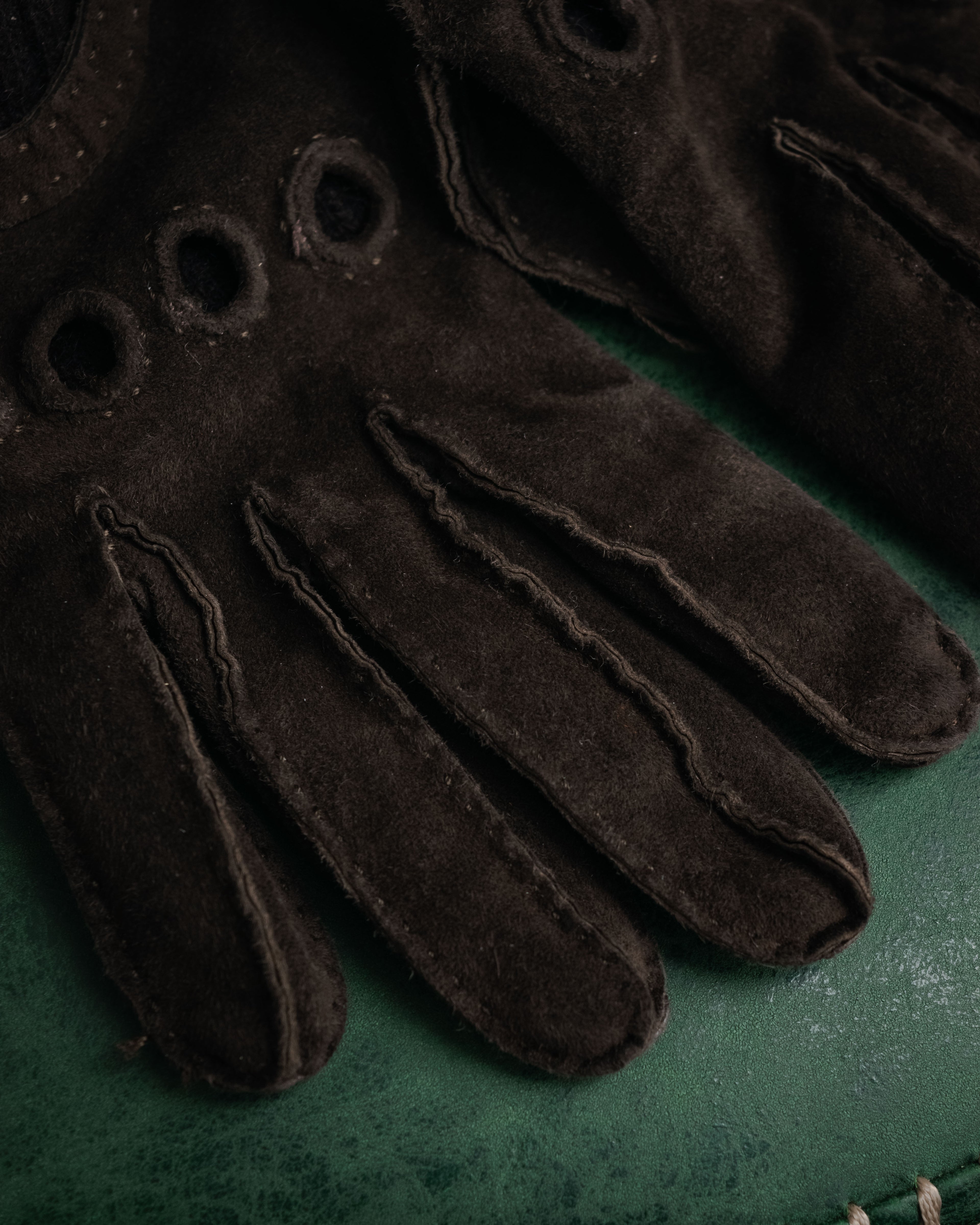 –SPECIAL– “HERMES” 80’s-90’s Cashmere lined suede driving gloves