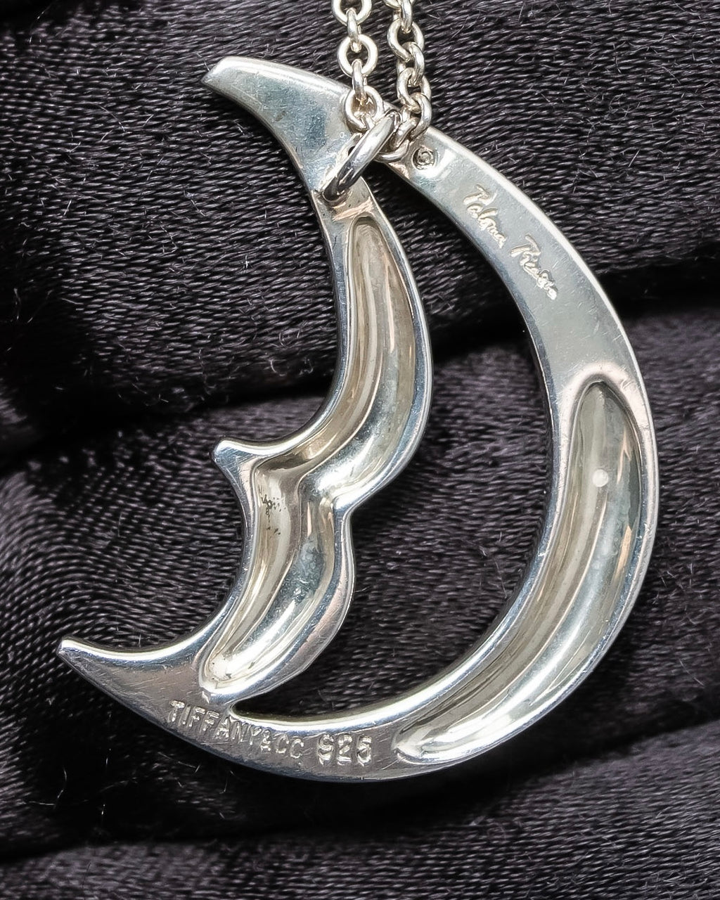 "Tiffany&Co" Crescent moon paloma picasso necklace