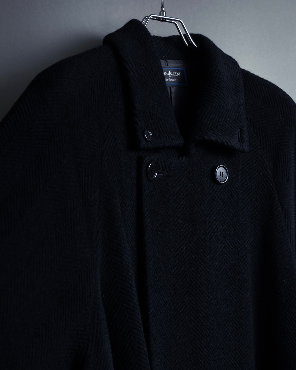 -SPECIAL- "YVES SAINT LAURENT"
80's-90's Raglan sleeves 100% angora stand collar coat