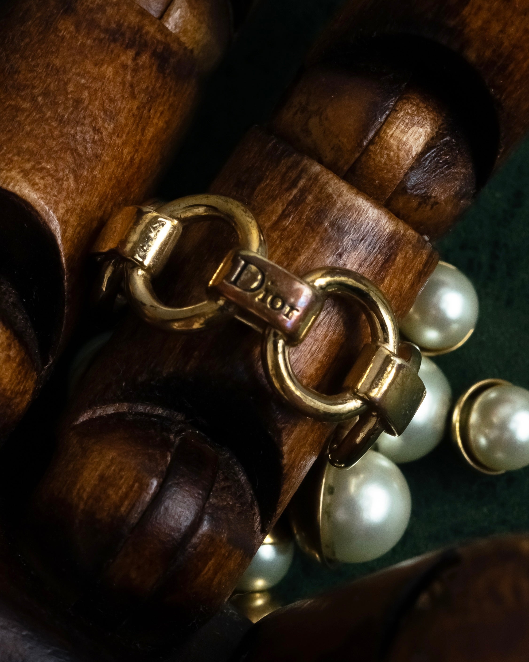 "Christian Dior" Pearl charm top chain link arm ring