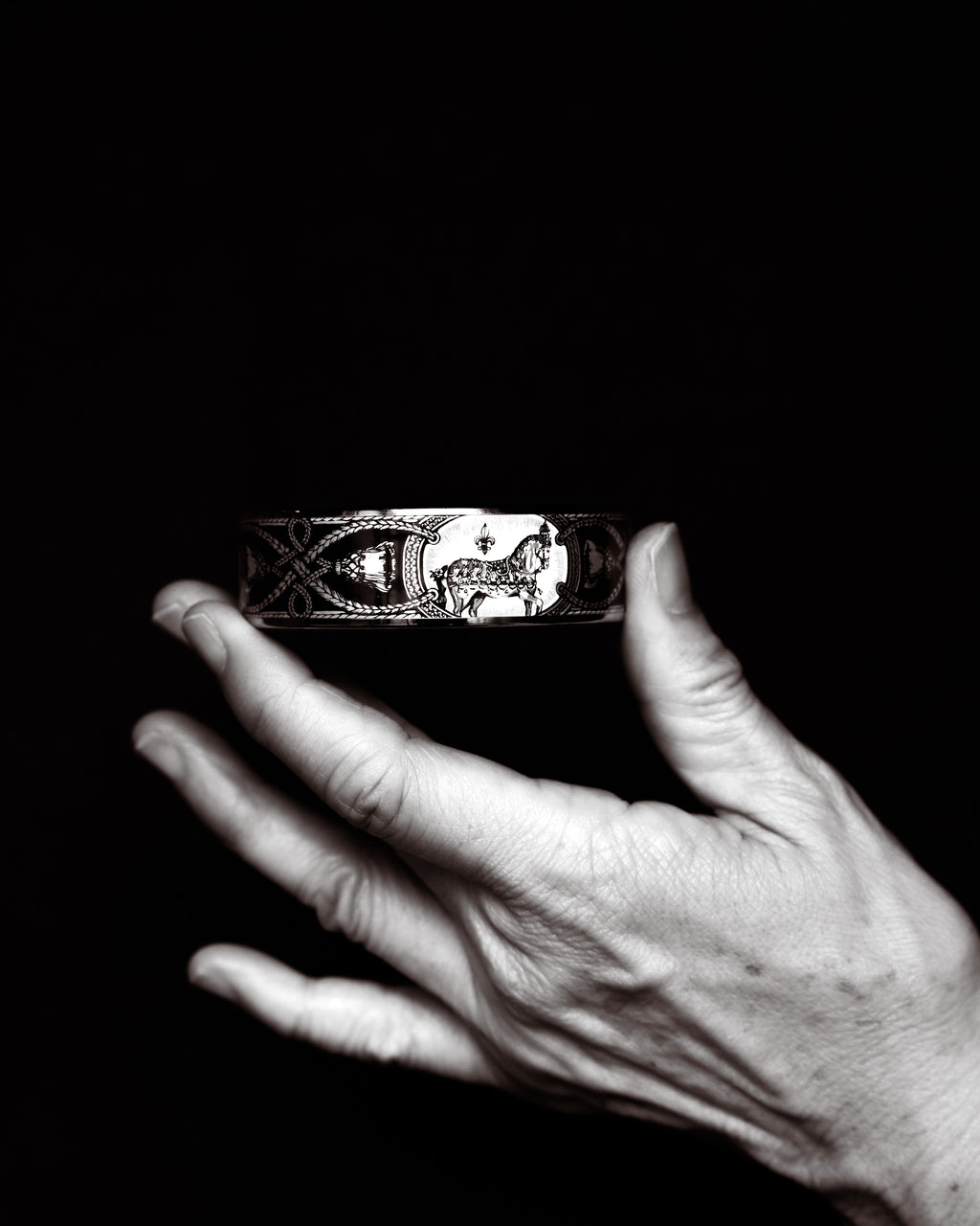 HERMES/ “Email cheval gm” Horse Designed Bangle