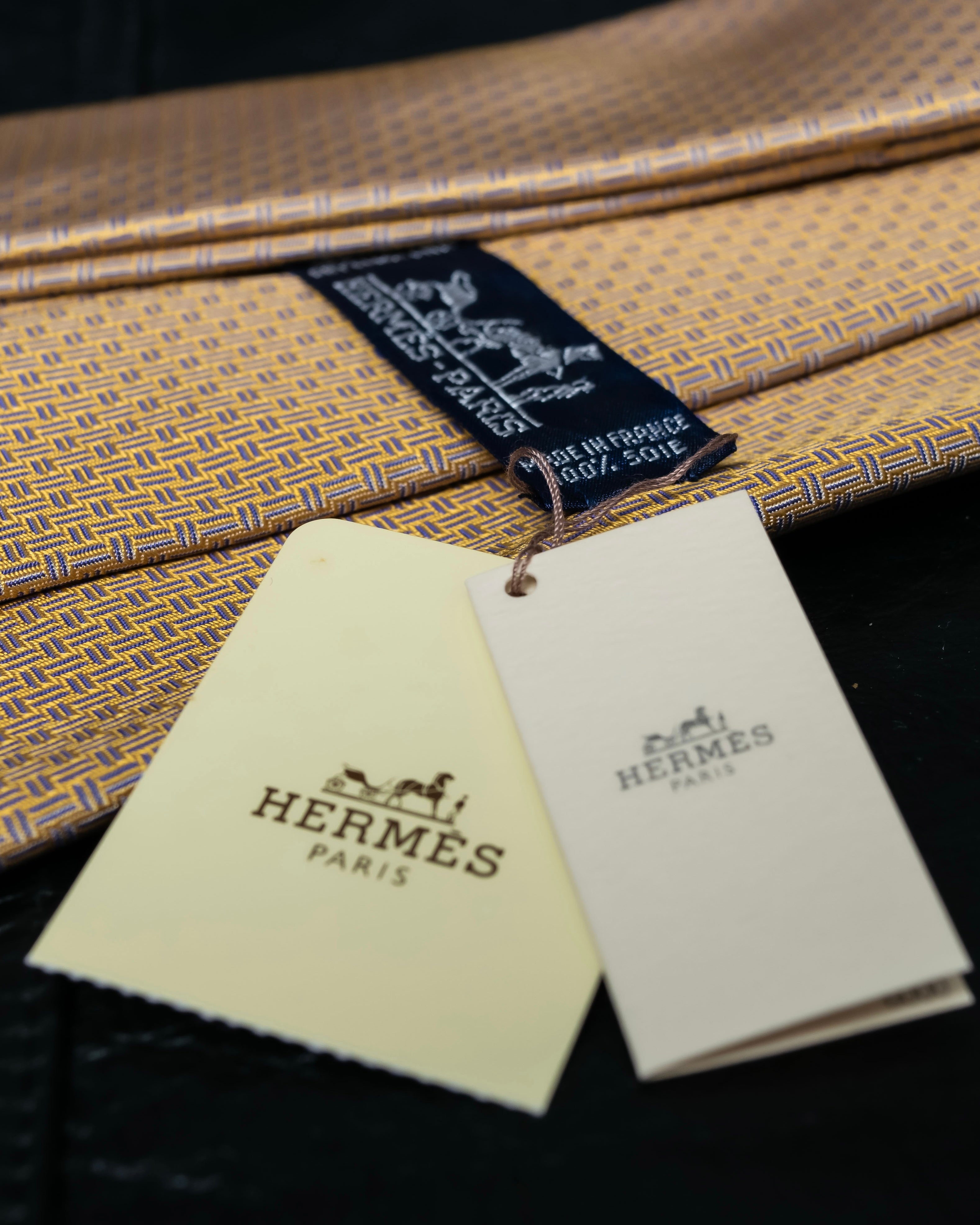 “HERMES” Double line patterned silk tie