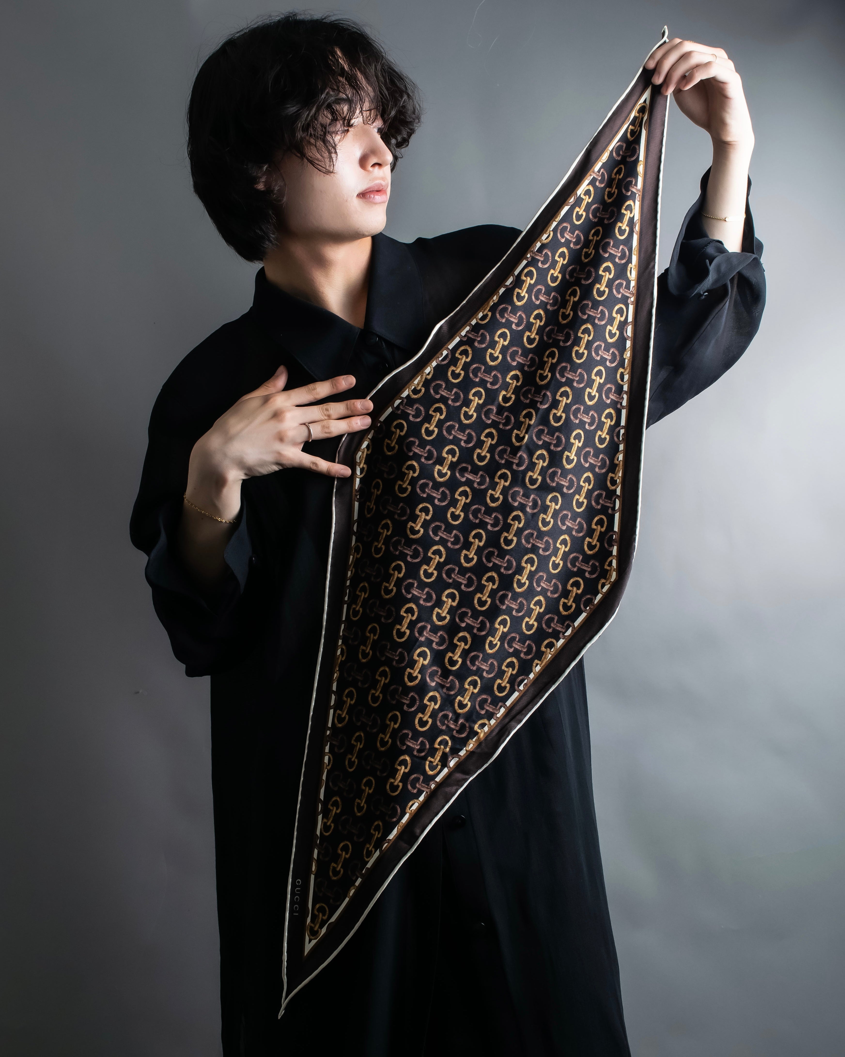 “GUCCI” Horse bit printed diamond scarf