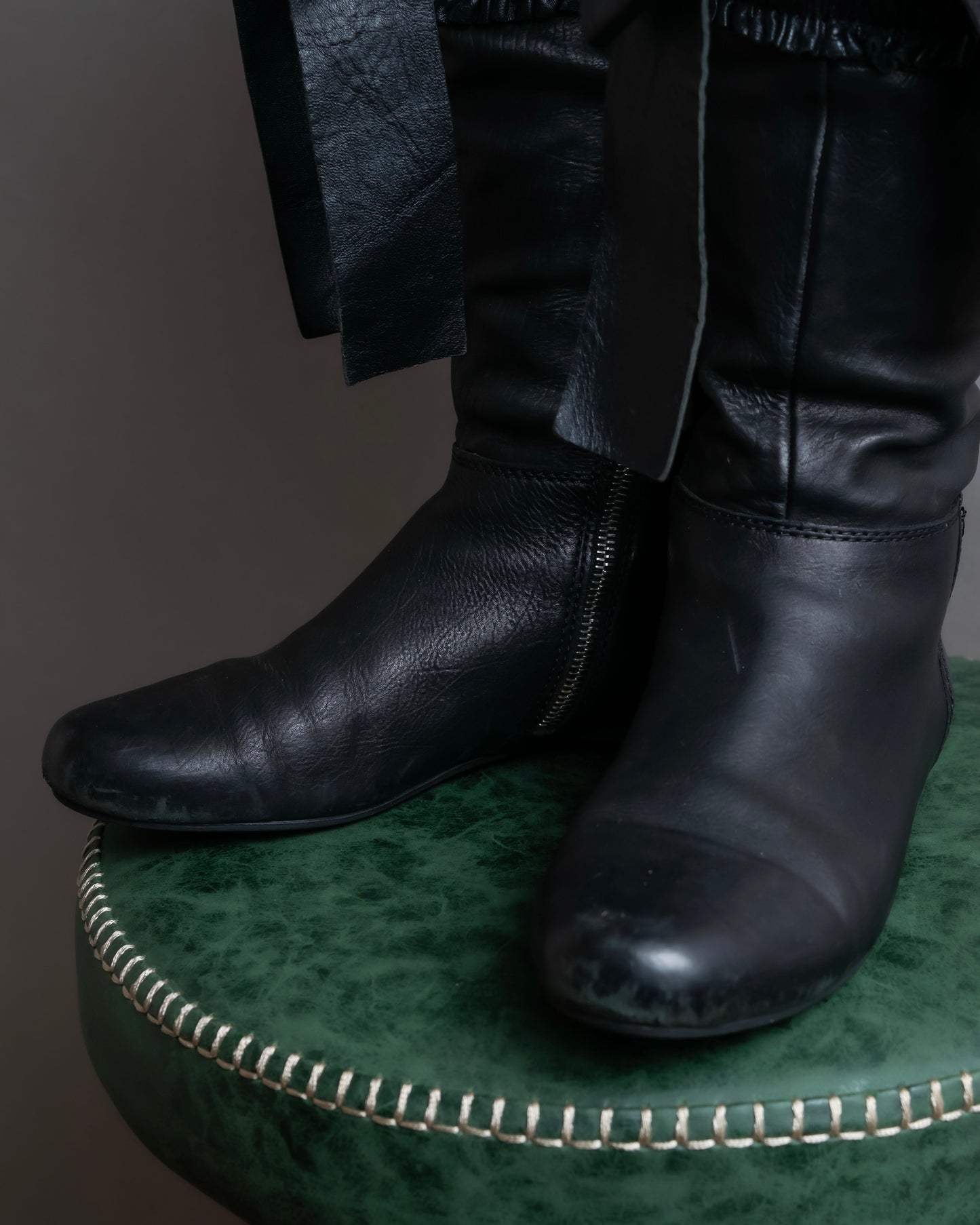 "MIU MIU" Gathered＆ribbon design zip-up leather long boots