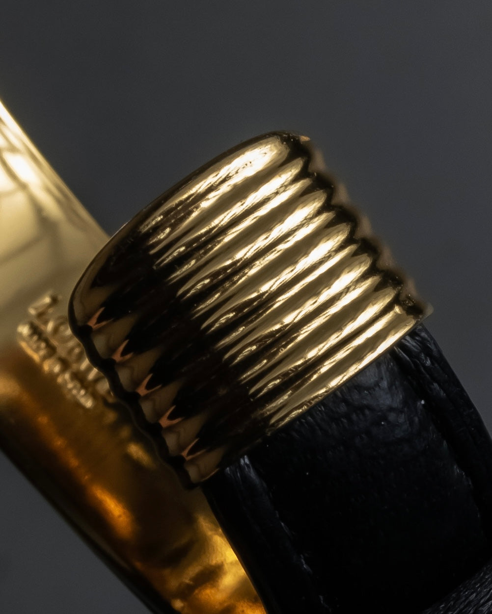 "LOEWE" Anagram logo engraved leather bangle