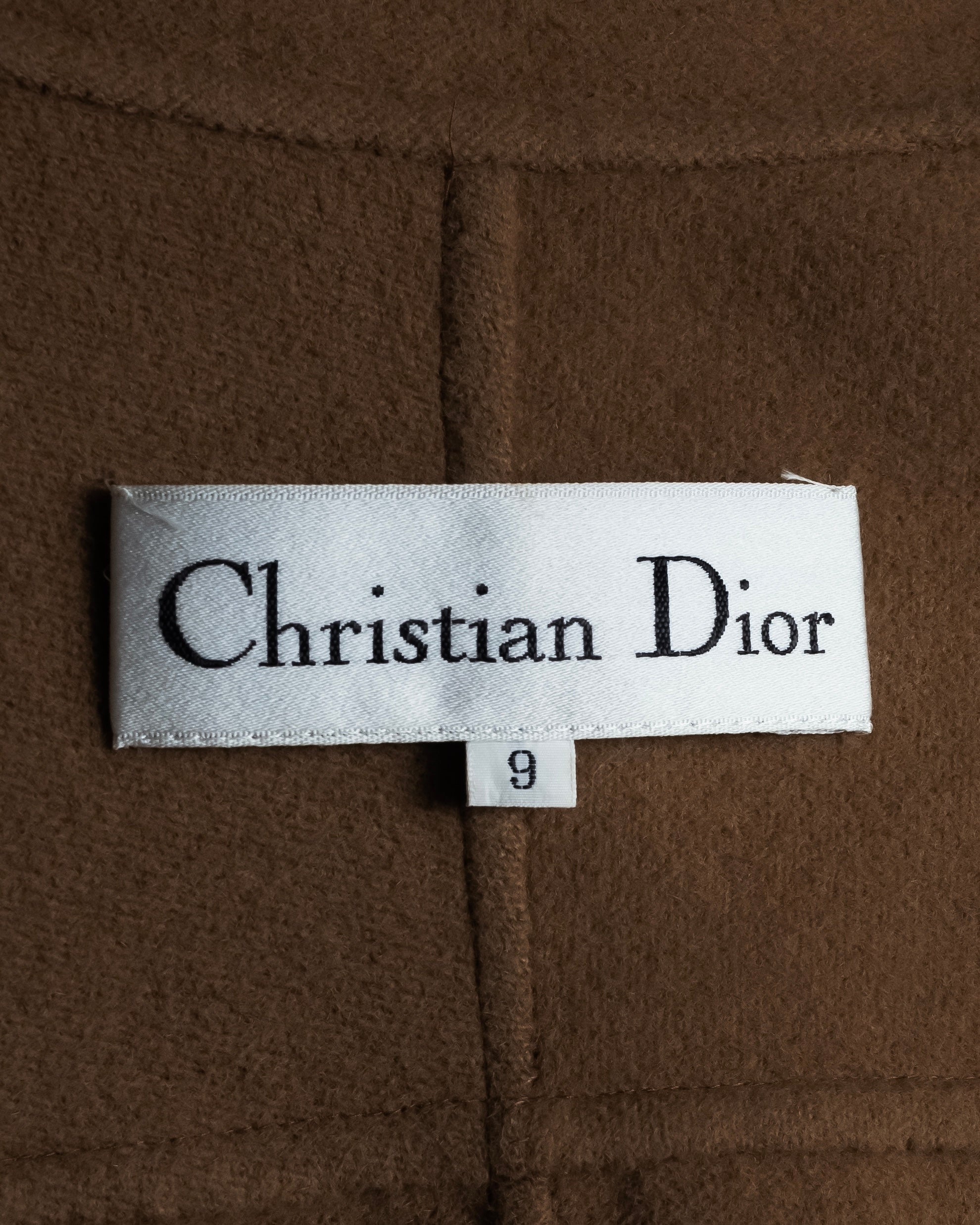 -SPECIAL- "Christian Dior" 80's-90's
Shaped flare silhouette collarless coat