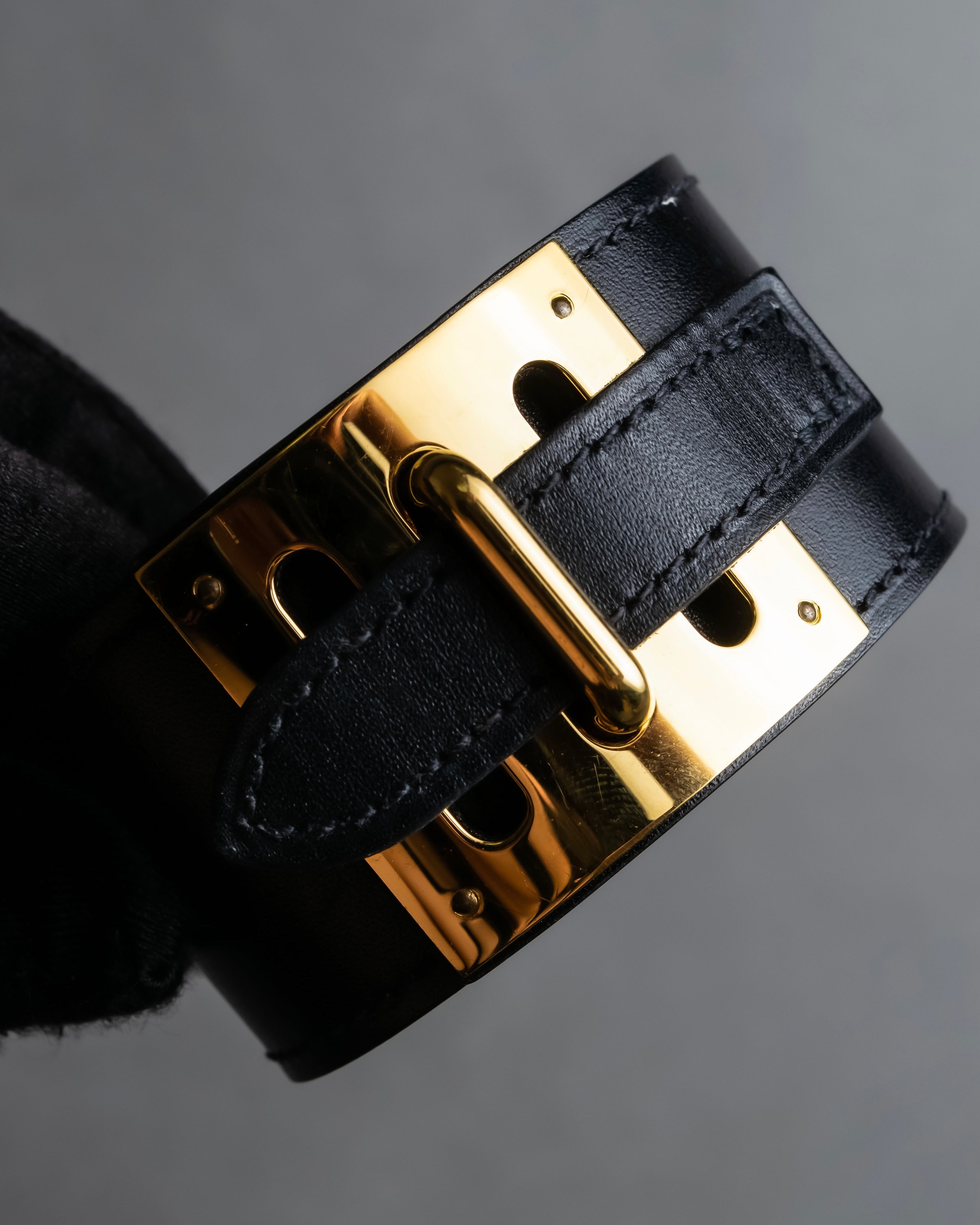 "HERMES" 2014 collection Kelly design leather bangle