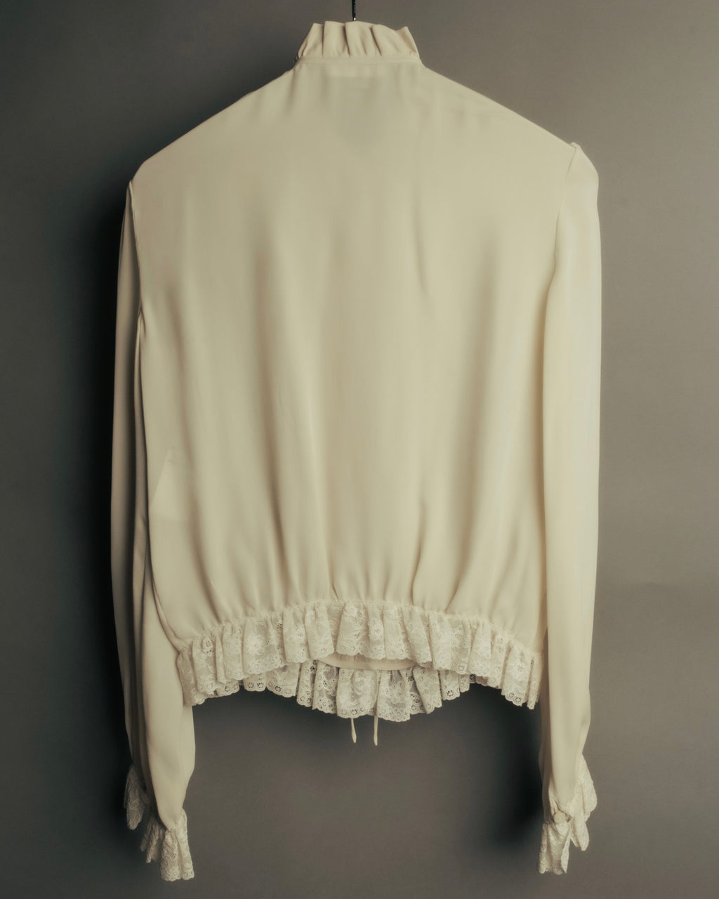 -SPECIAL- “VALENTINO” 1998-2008 Silk ruffled lace bow blouse