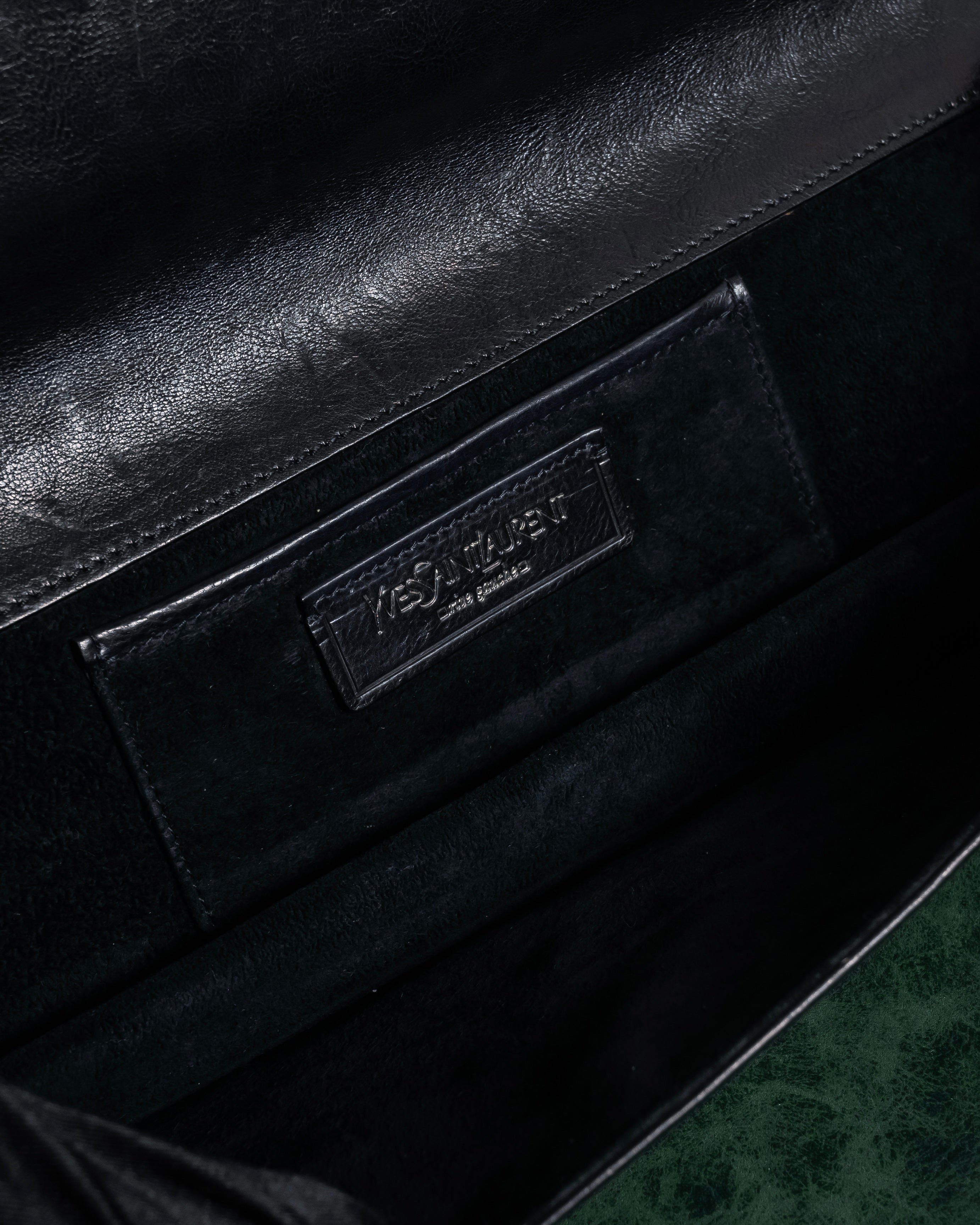 -SPECIAL- "YVES SAINT LAURENT"
00's Tom Ford period stacked ring design horizontal leather bag