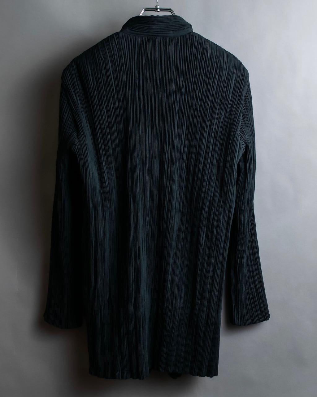 "ISSEY MIYAKE" Pleated vertical line shirt jacket
