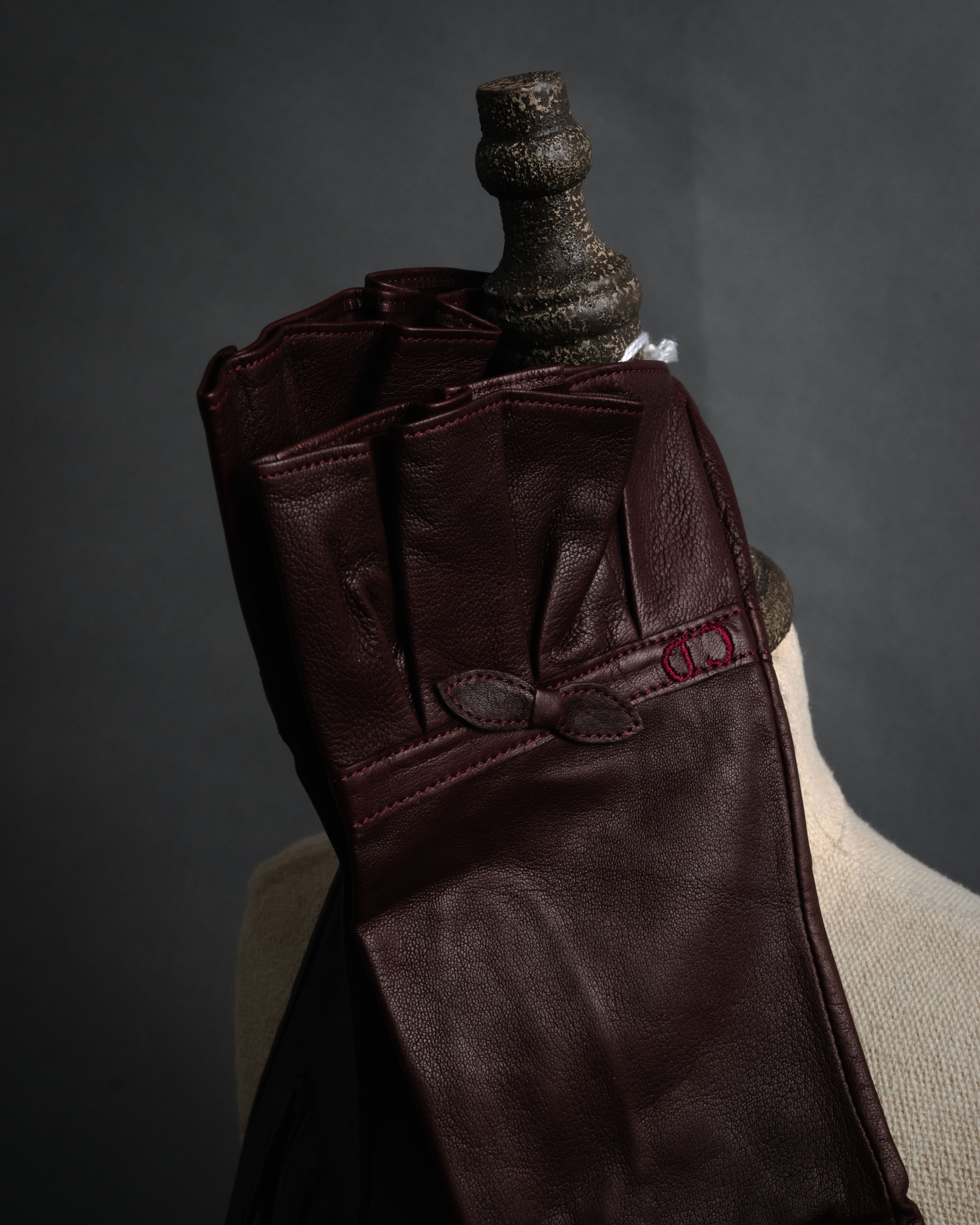 “Christian Dior” 1980’s-90’s Bow detailed leather gloves