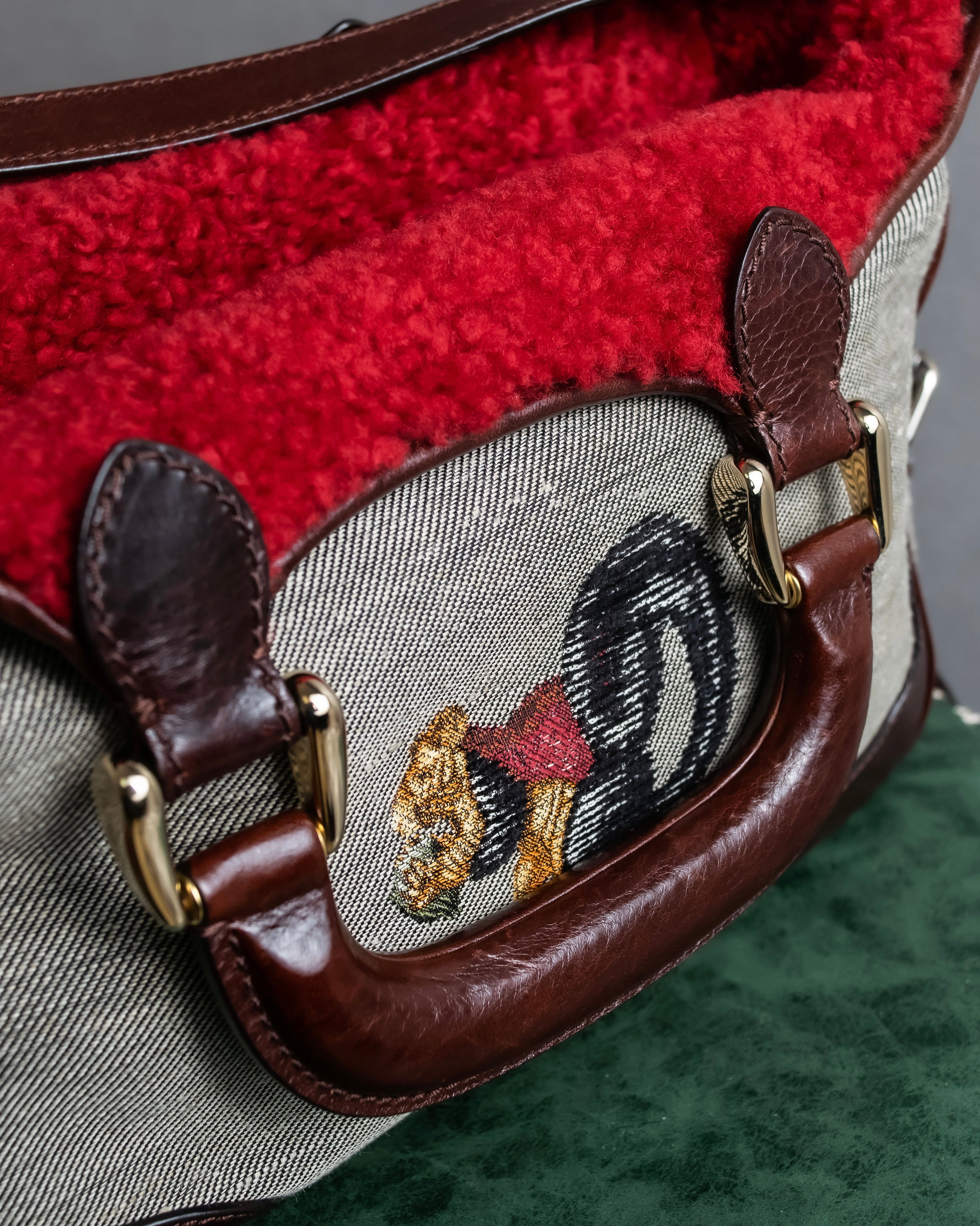 "FENDI" Animal embroidery design boa combination shoulder bag