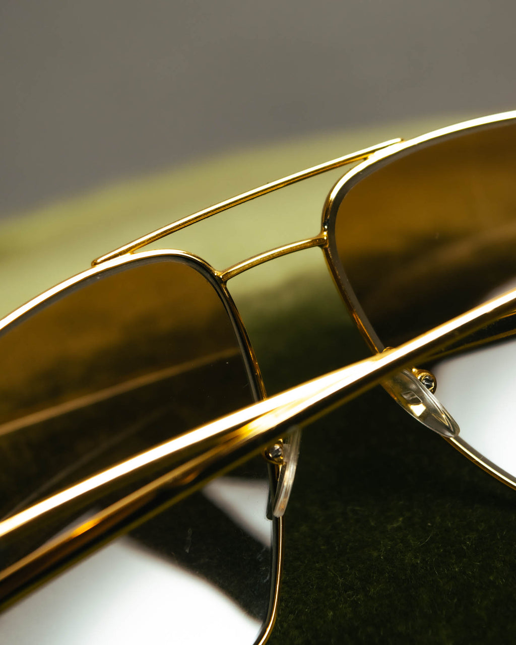 "GUCCI" Classic gold metal aviator sunglasses